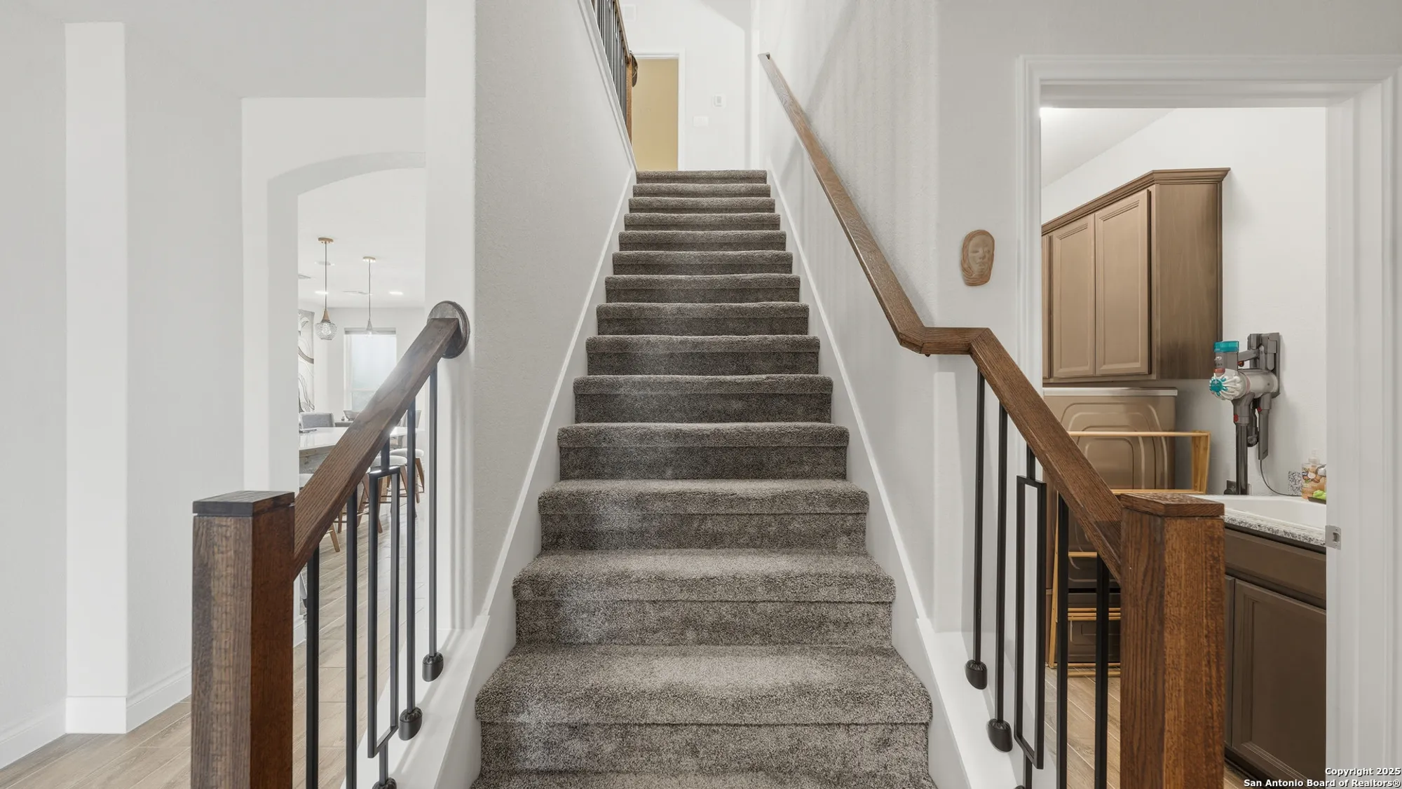 Property Slideshow image 27 of 46 | 820 silverberry dr, New Braunfels, TX, 78132