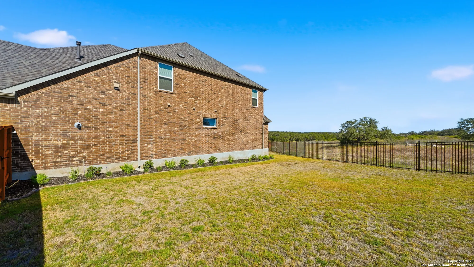Property Slideshow image 36 of 46 | 820 silverberry dr, New Braunfels, TX, 78132