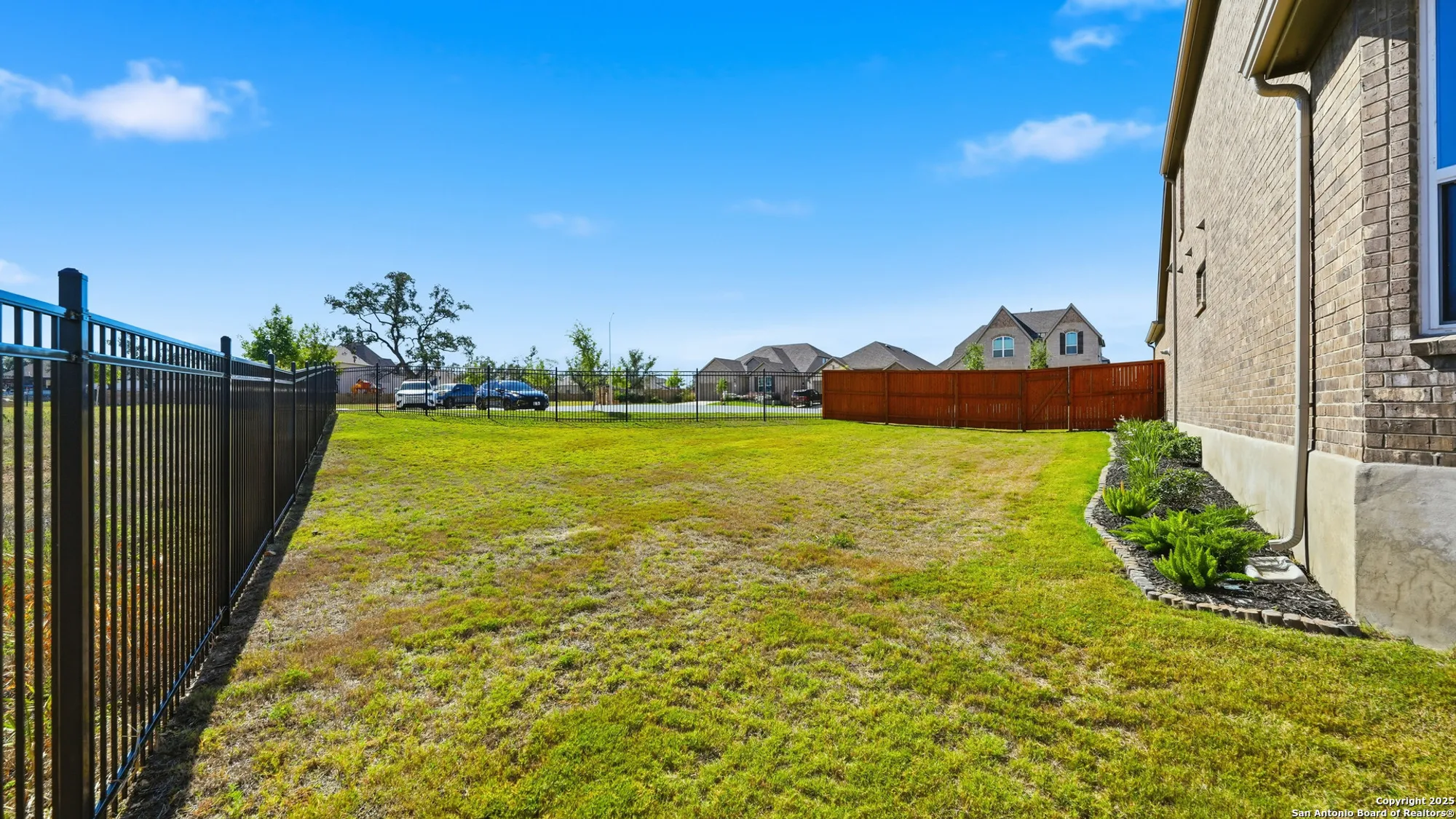 Property Slideshow image 38 of 46 | 820 silverberry dr, New Braunfels, TX, 78132