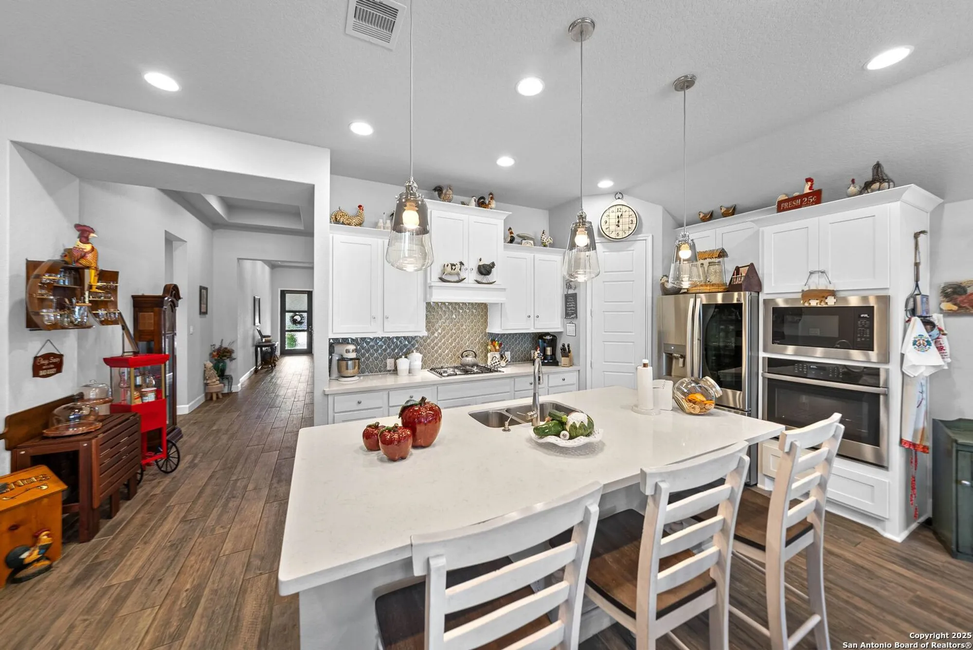 Property Slideshow image 4 of 40 | 2154 wildrye ln, New Braunfels, TX, 78132