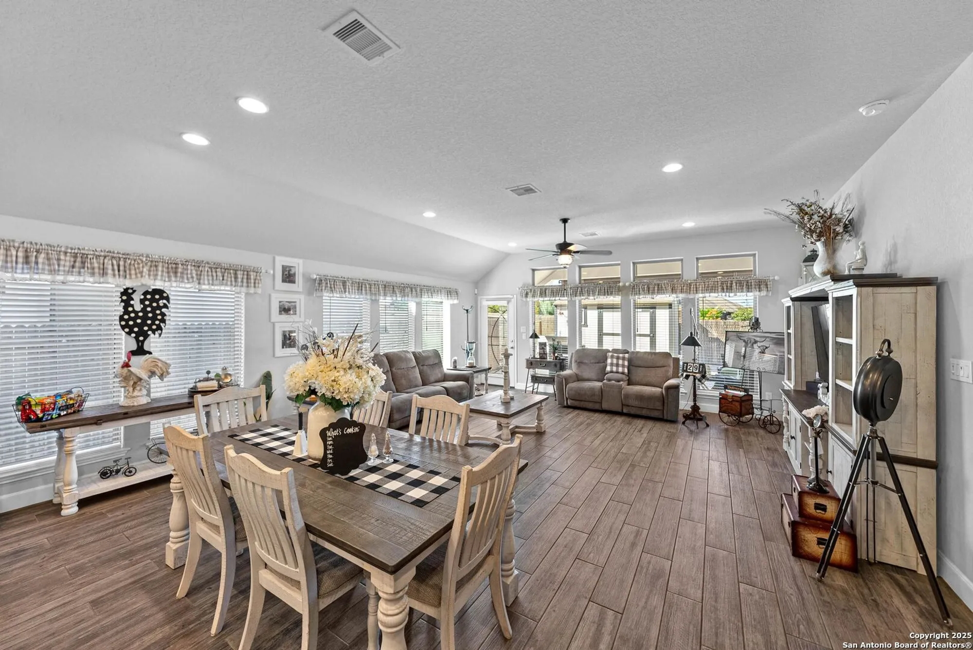 Property Slideshow image 9 of 40 | 2154 wildrye ln, New Braunfels, TX, 78132