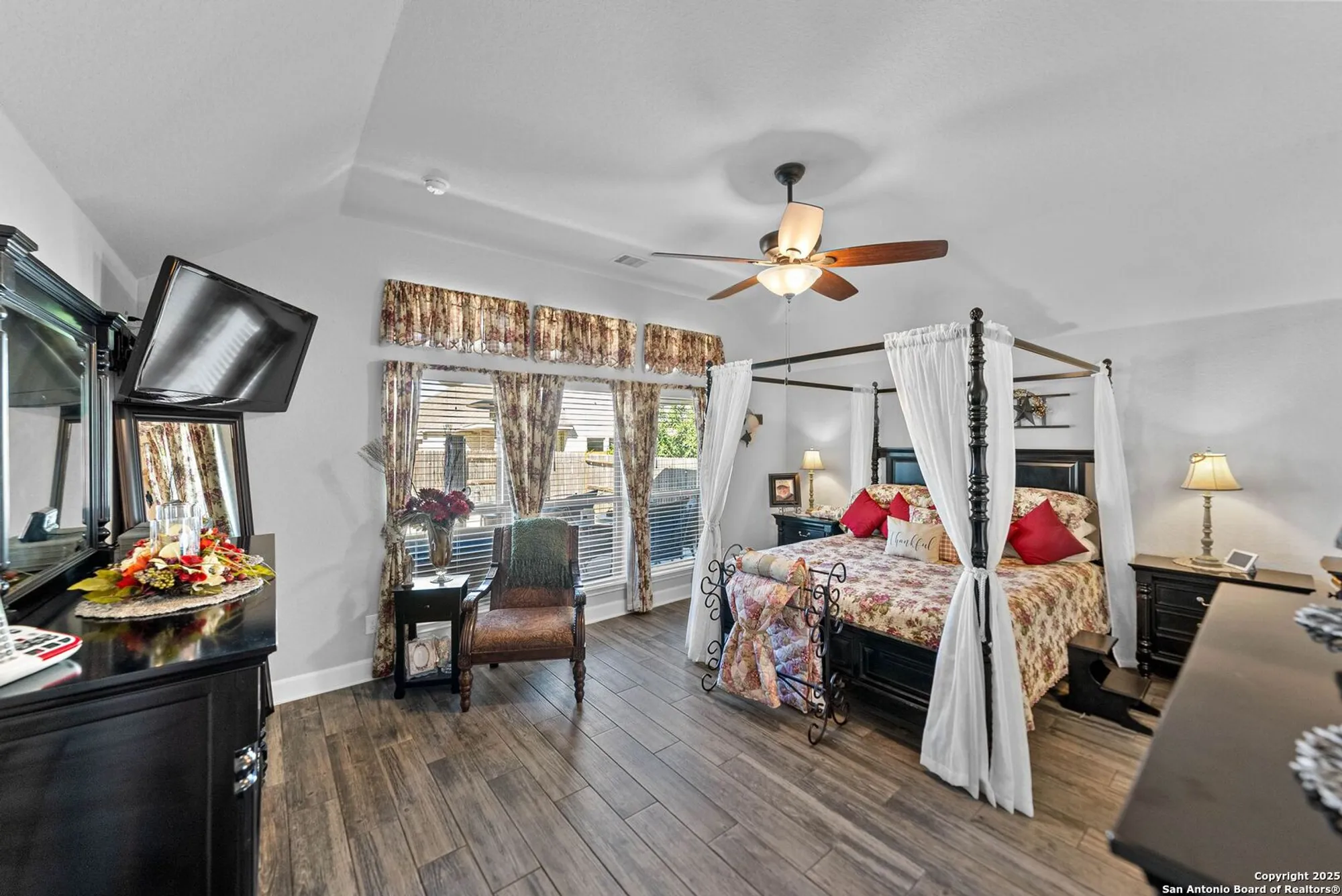 Property Slideshow image 21 of 40 | 2154 wildrye ln, New Braunfels, TX, 78132