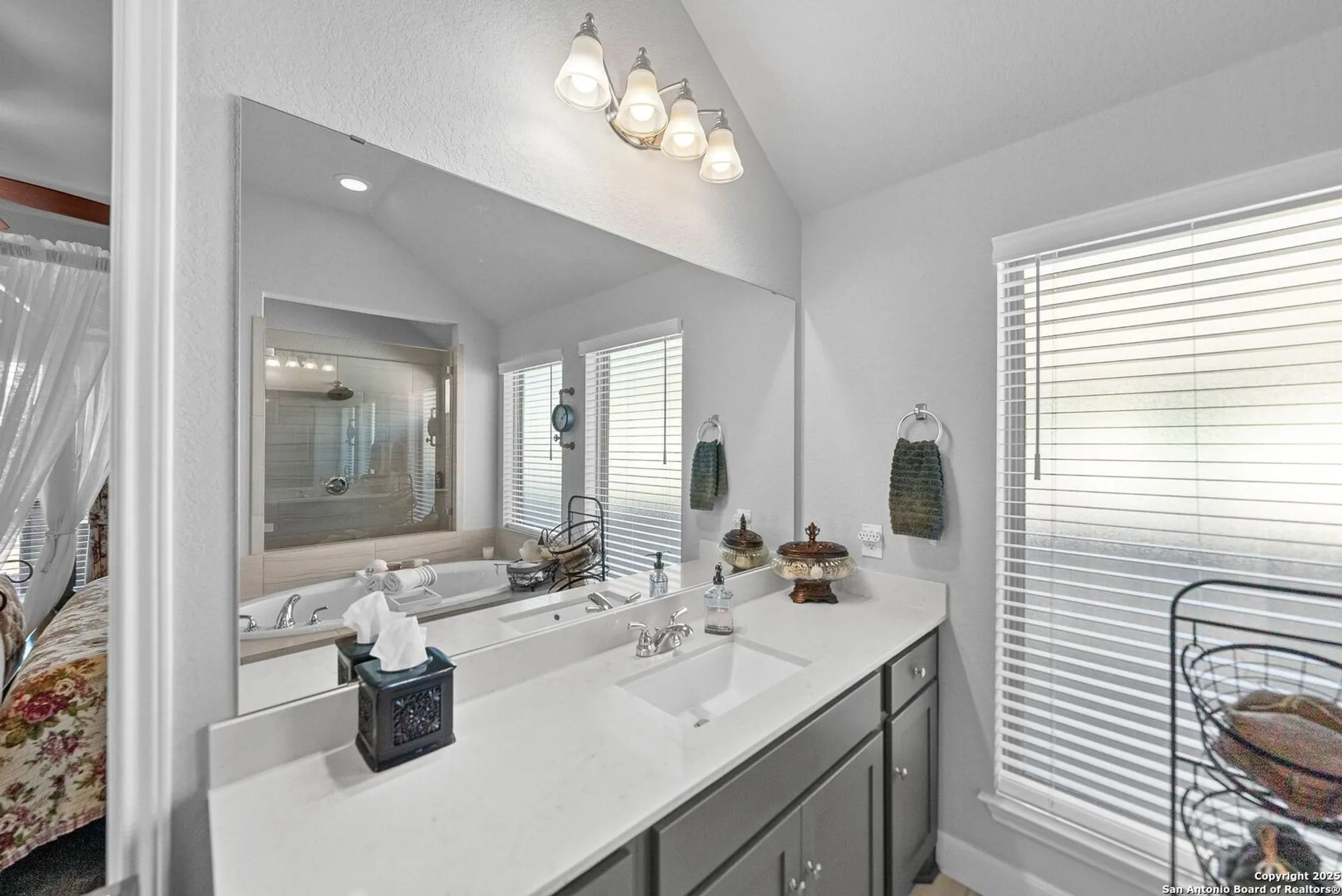 Property Slideshow image 25 of 40 | 2154 wildrye ln, New Braunfels, TX, 78132