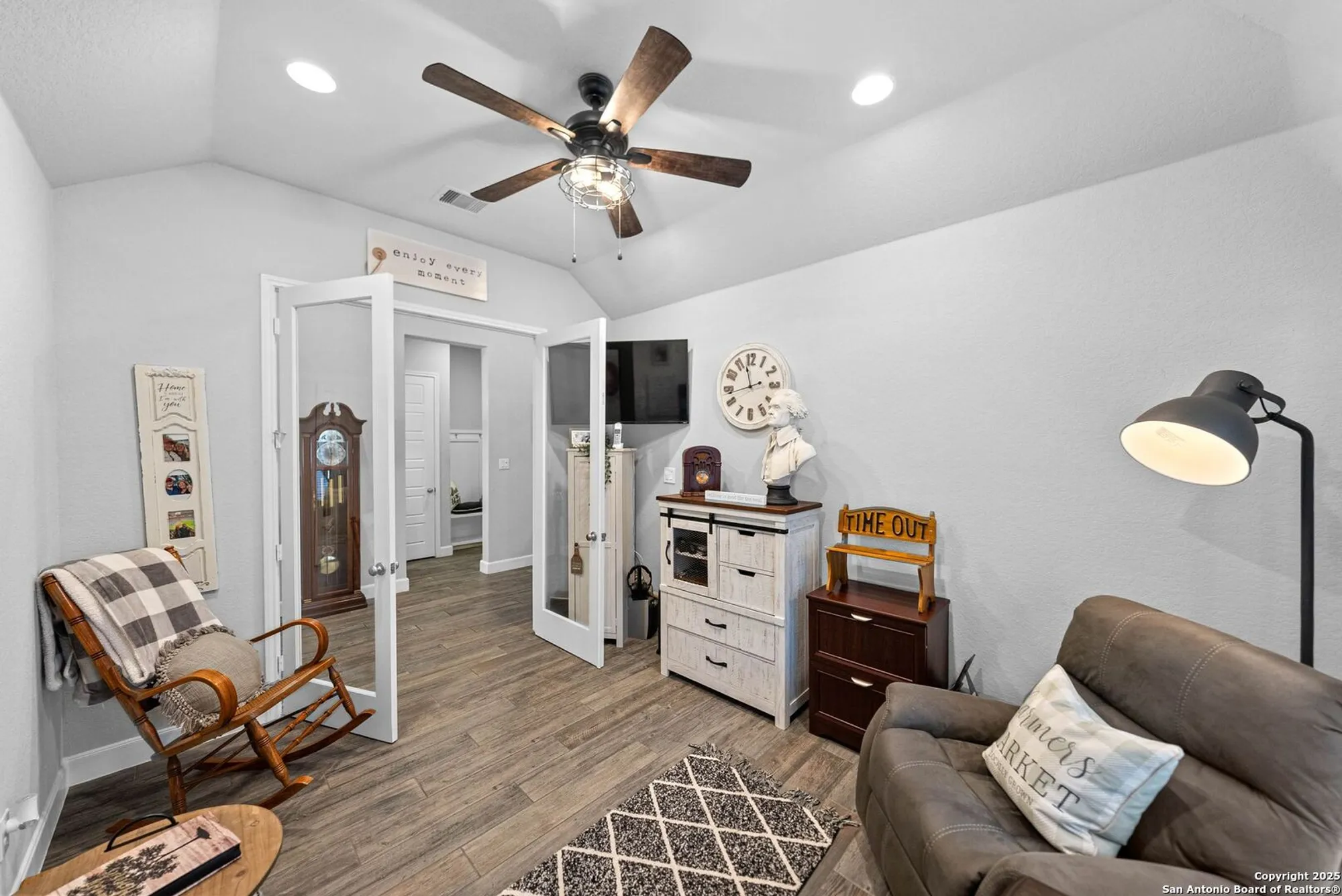 Property Slideshow image 13 of 40 | 2154 wildrye ln, New Braunfels, TX, 78132