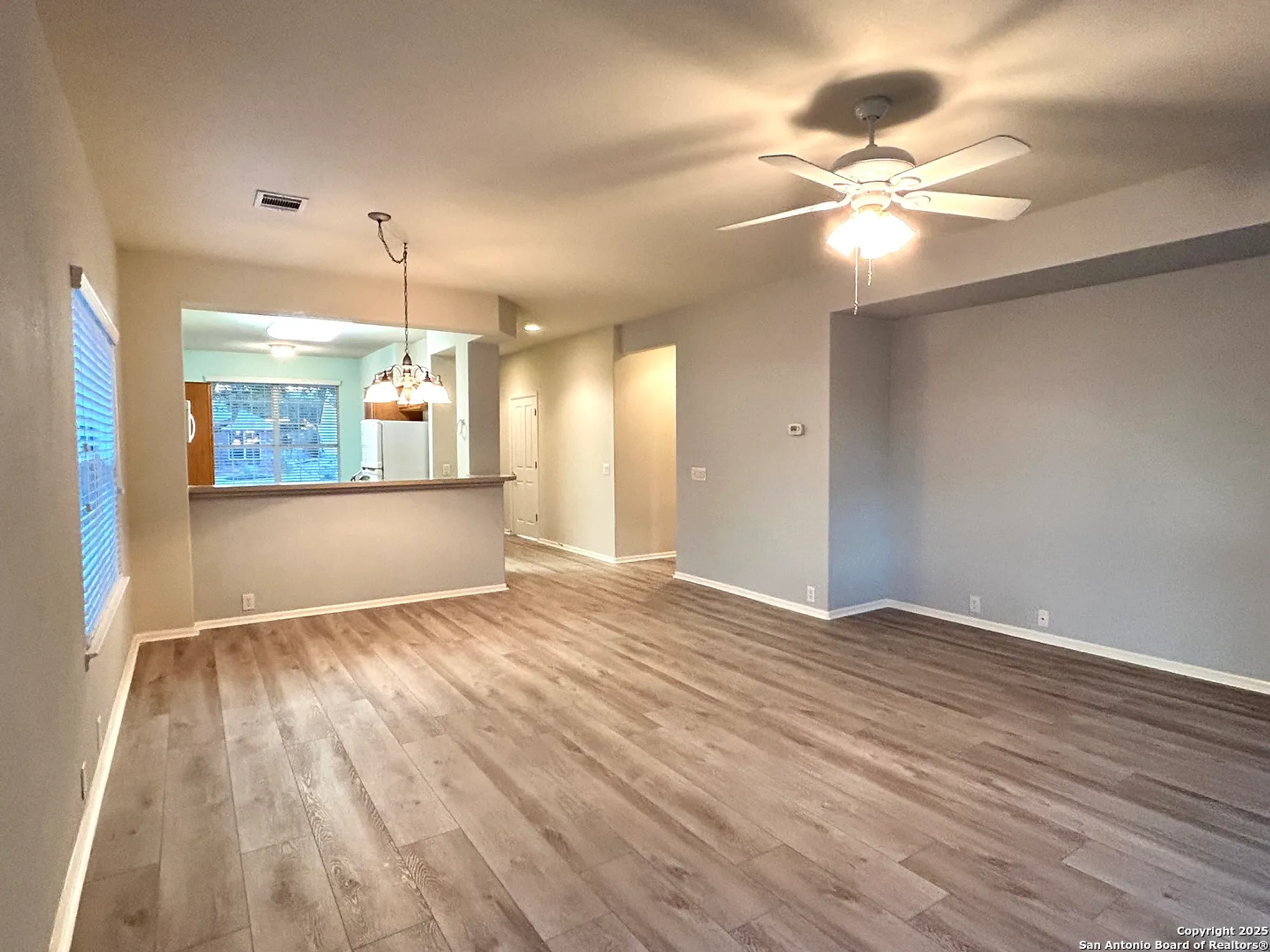 Property Slideshow image 5 of 14 | 12731 cascade hls, San Antonio, TX, 78253