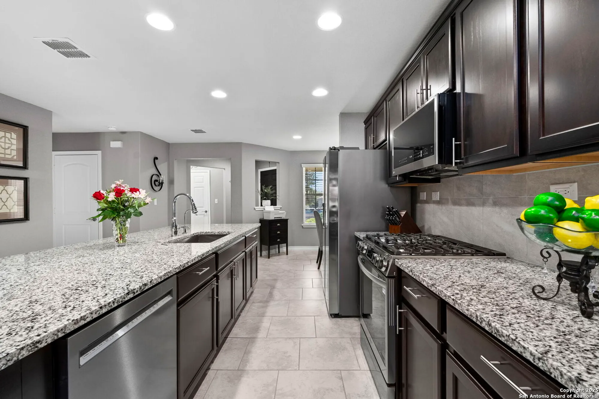 Property Slideshow image 16 of 36 | 12825 norfolk bay, San Antonio, TX, 78253