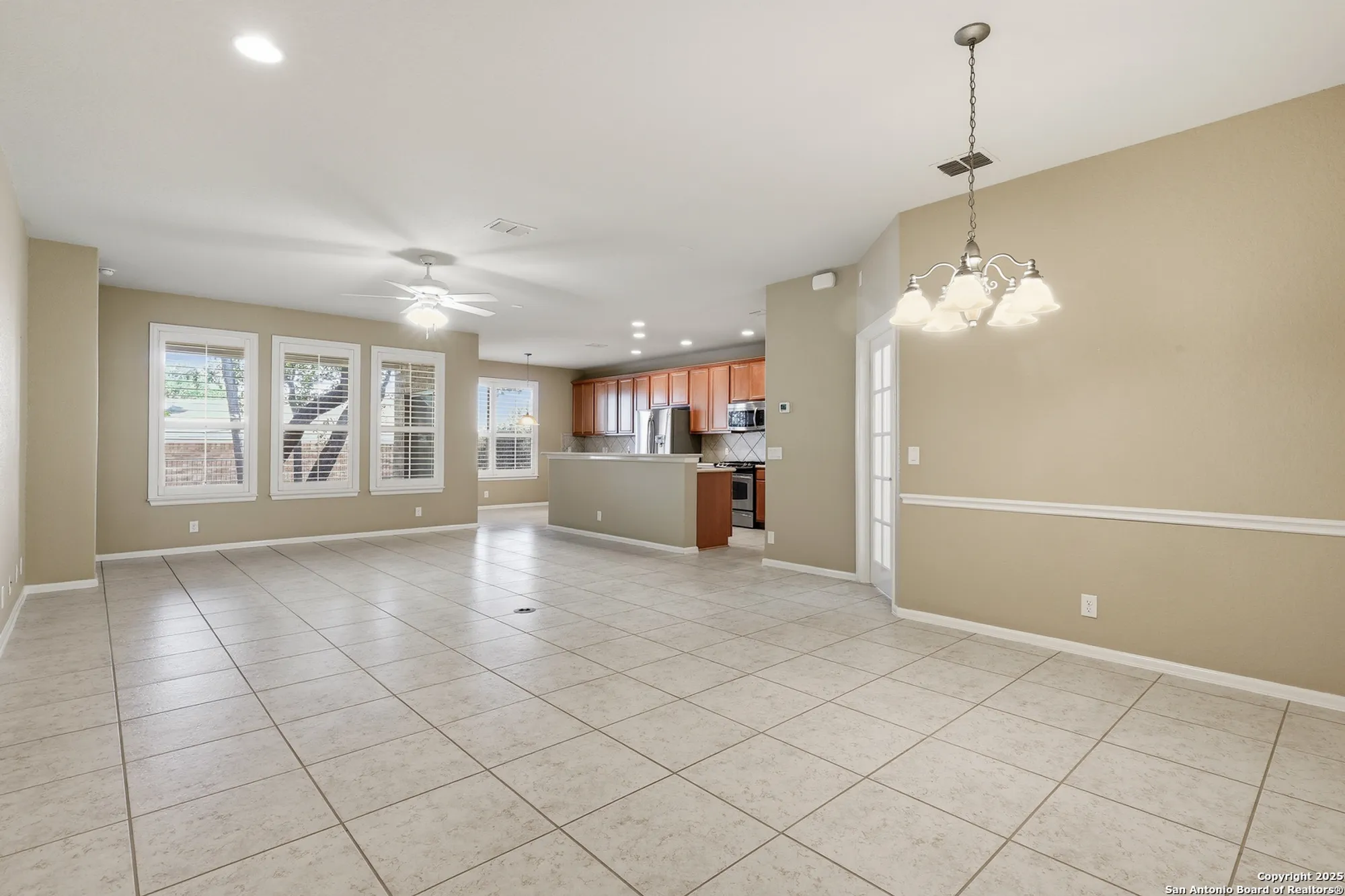 Property Slideshow image 5 of 44 | 4550 jarrell, San Antonio, TX, 78253
