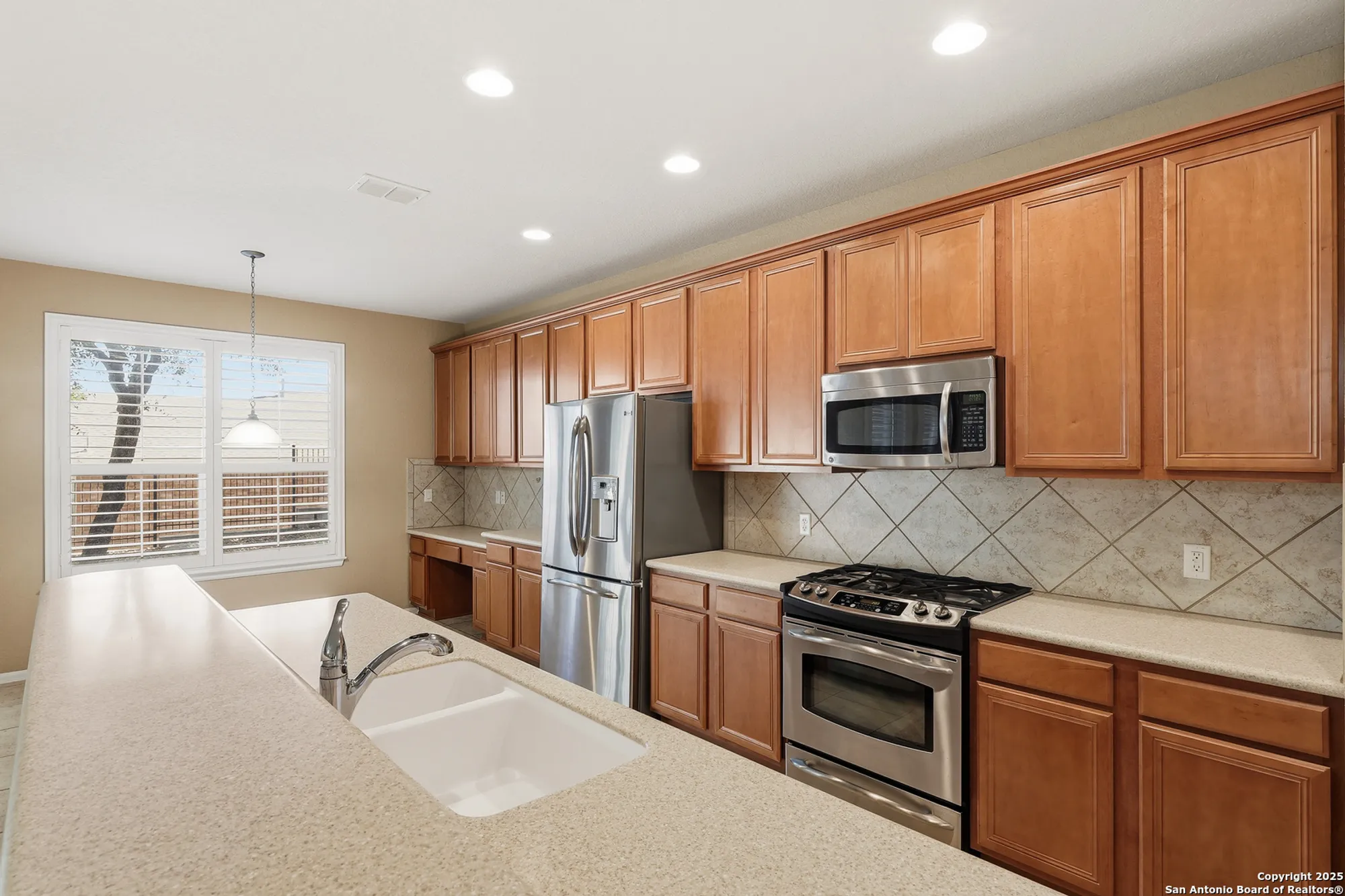 Property Slideshow image 8 of 44 | 4550 jarrell, San Antonio, TX, 78253