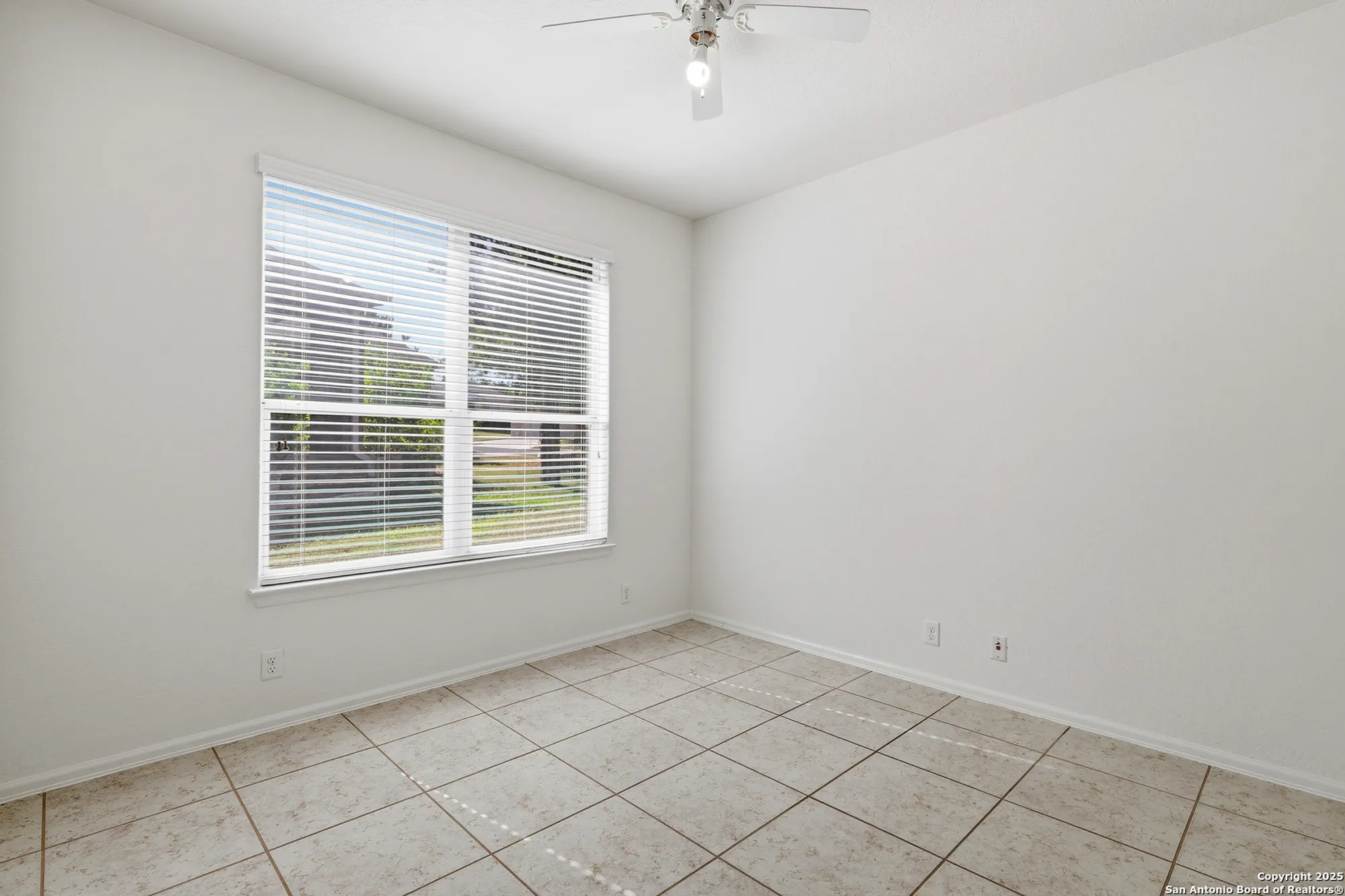 Property Slideshow image 16 of 44 | 4550 jarrell, San Antonio, TX, 78253