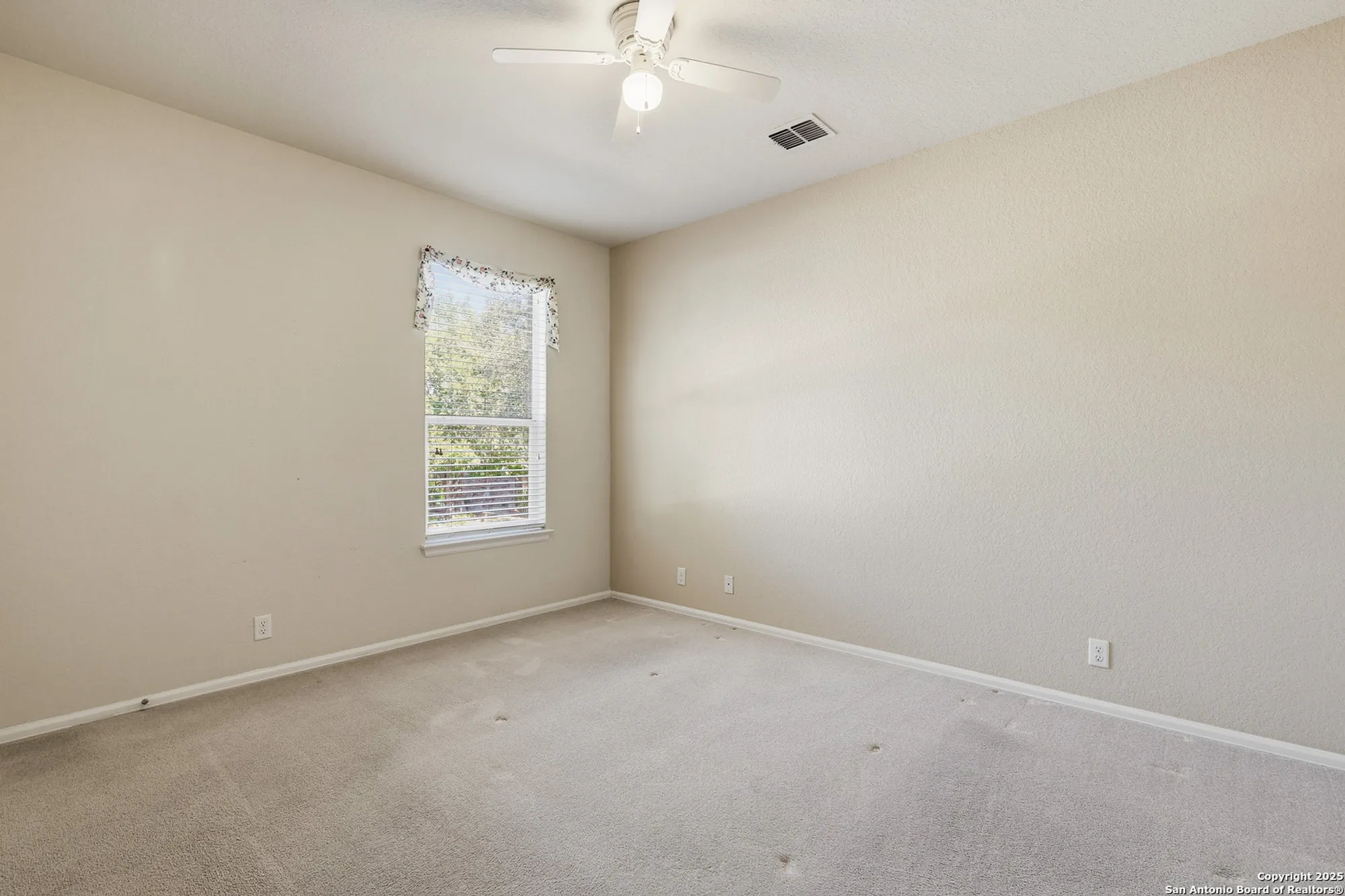 Property Slideshow image 26 of 44 | 4550 jarrell, San Antonio, TX, 78253