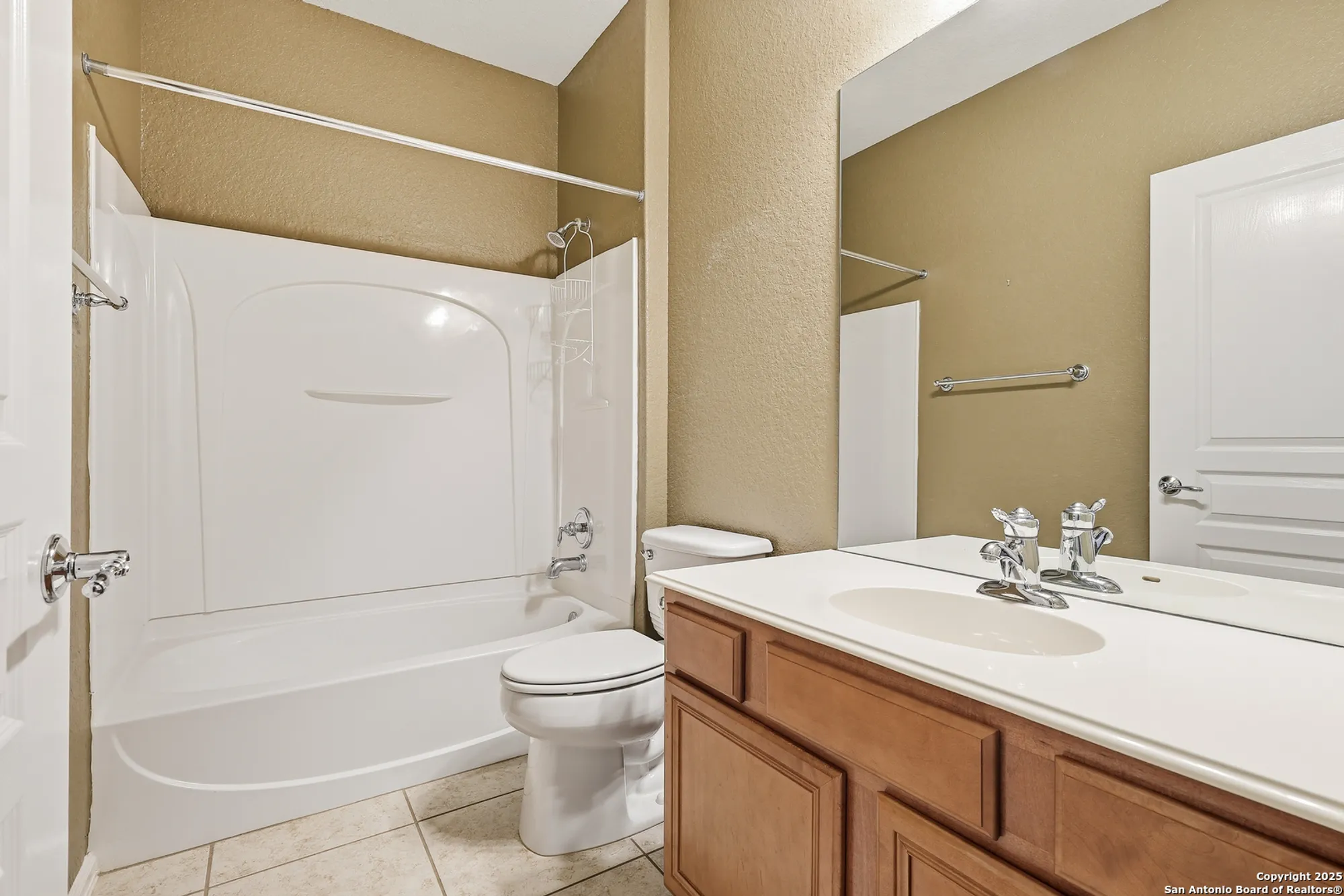 Property Slideshow image 27 of 44 | 4550 jarrell, San Antonio, TX, 78253