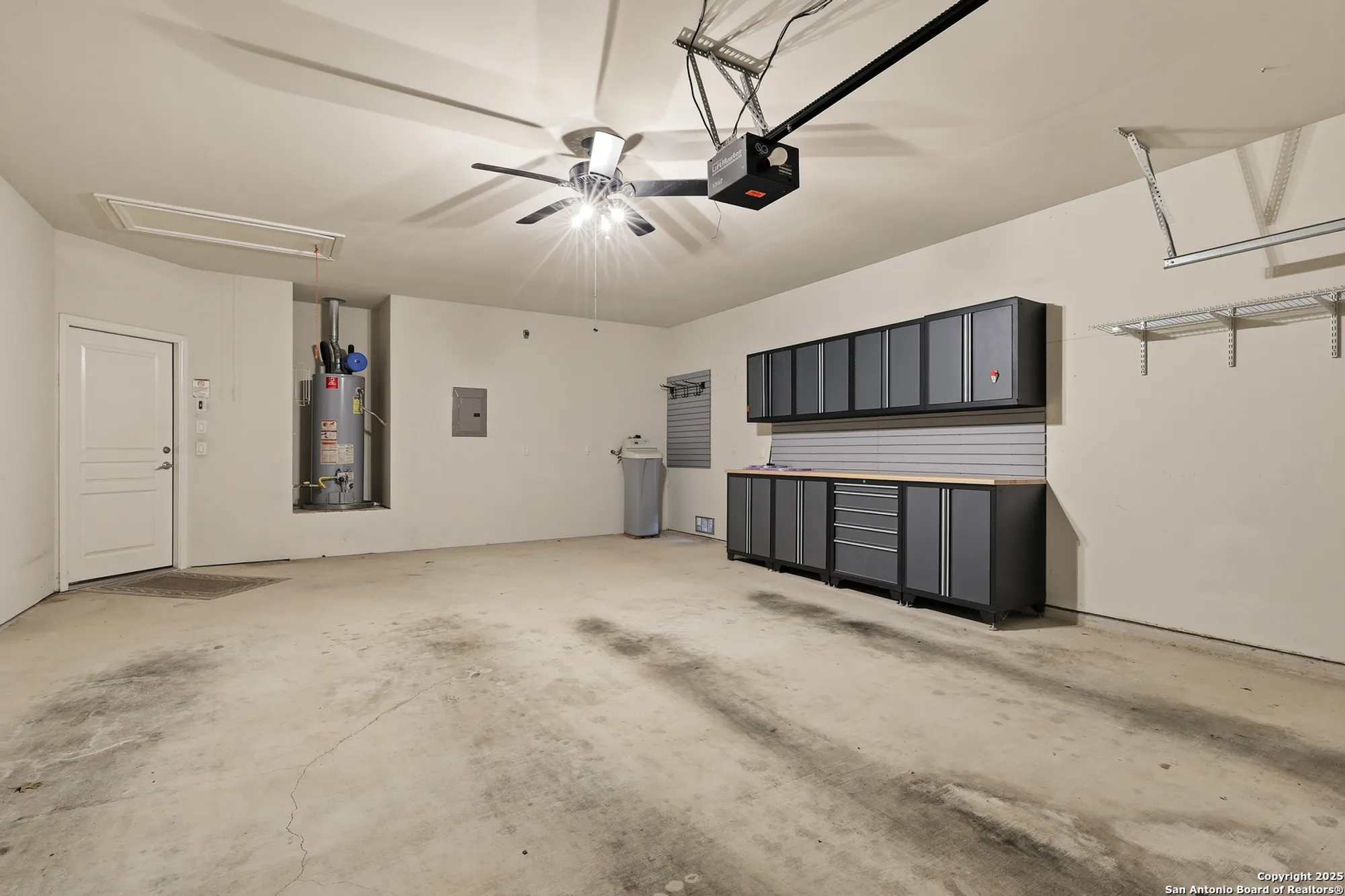 Property Slideshow image 28 of 44 | 4550 jarrell, San Antonio, TX, 78253