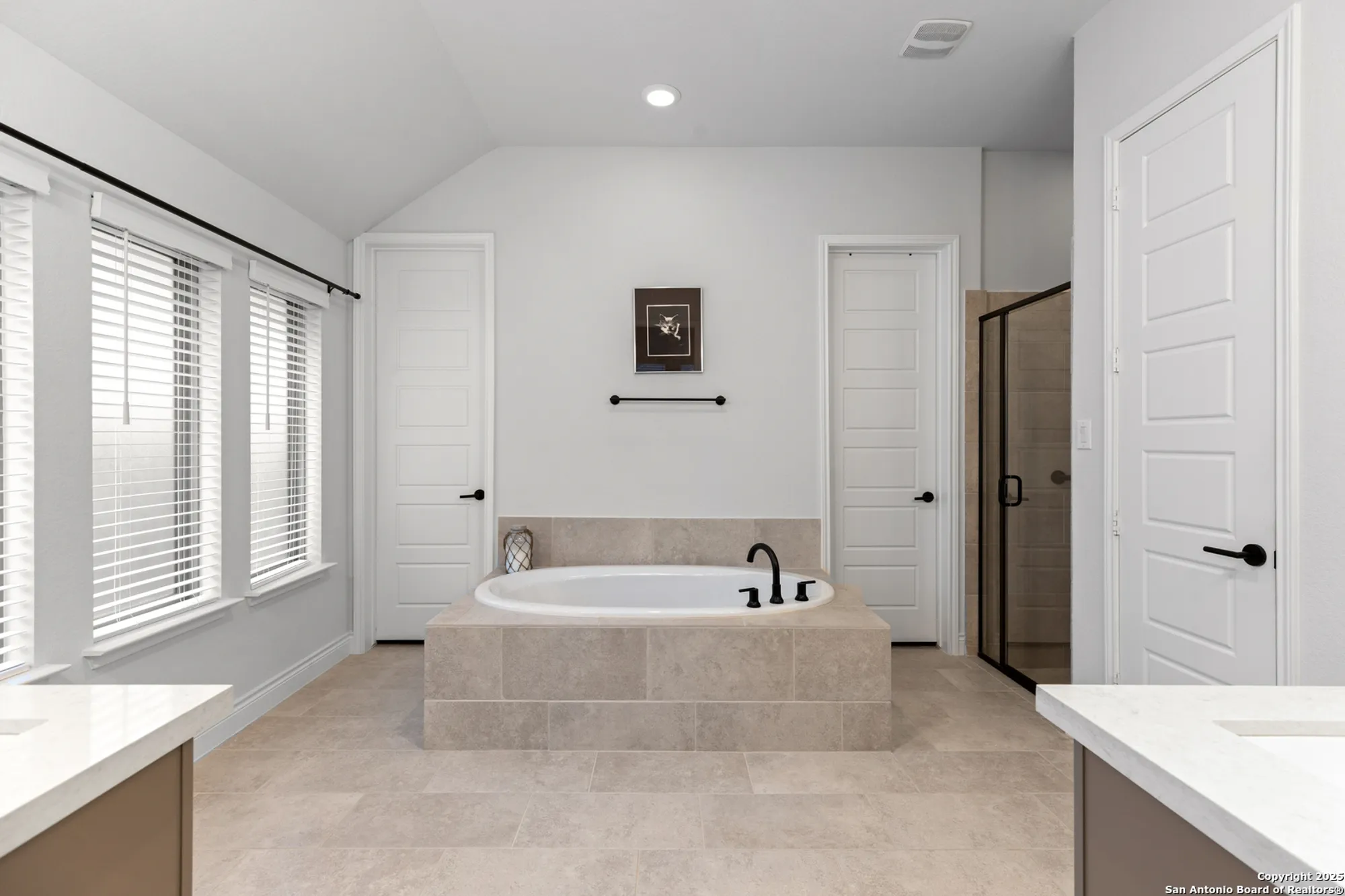 Property Slideshow image 11 of 22 | 2227 prado dr, New Braunfels, TX, 78132