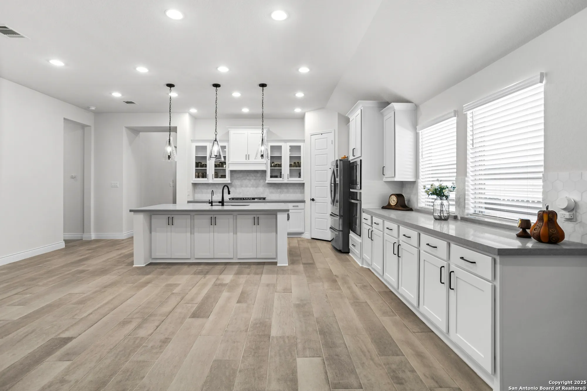 Property Slideshow image 8 of 22 | 2227 prado dr, New Braunfels, TX, 78132