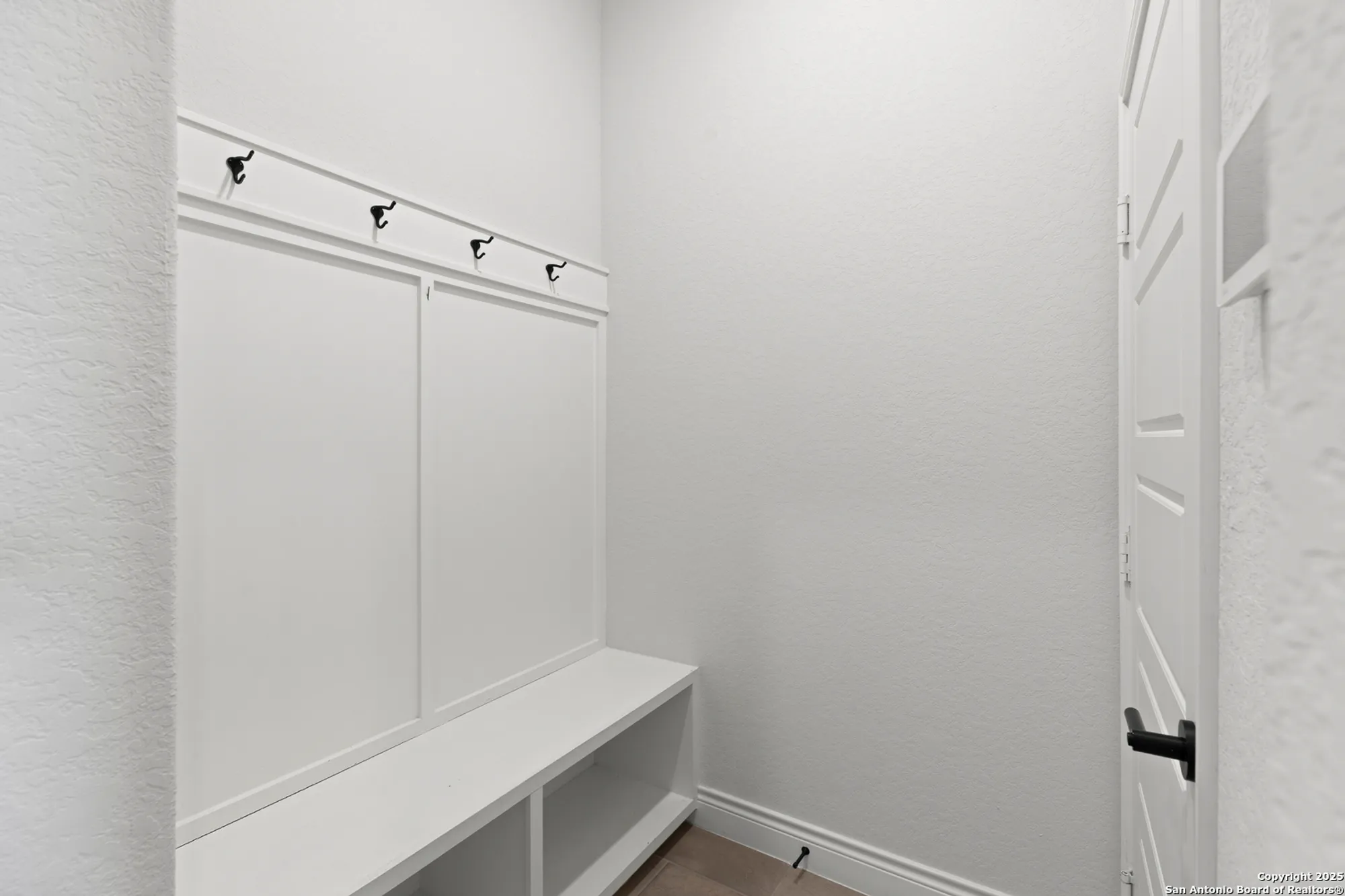 Property Slideshow image 18 of 22 | 2227 prado dr, New Braunfels, TX, 78132