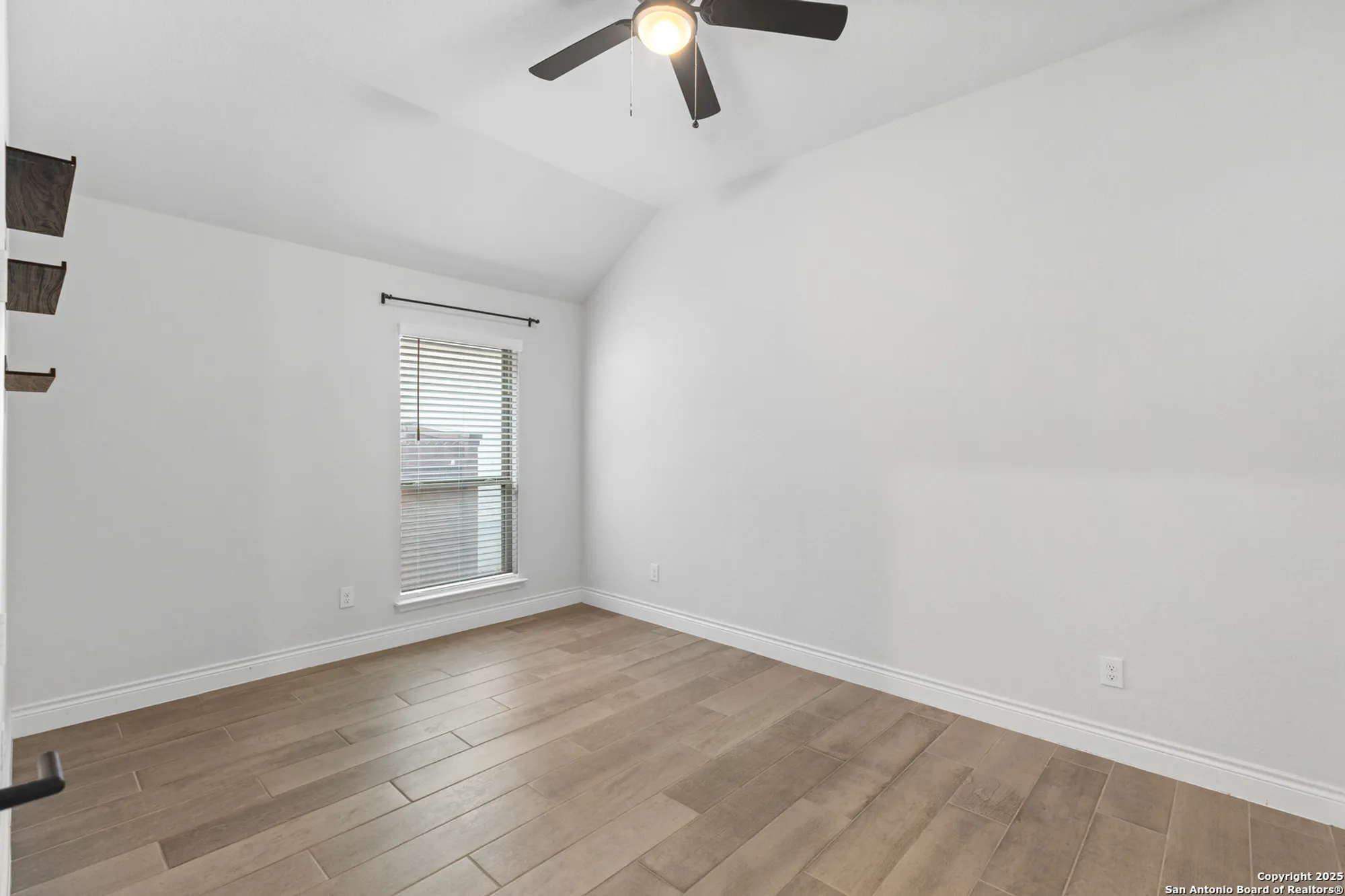 Property Slideshow image 15 of 22 | 2227 prado dr, New Braunfels, TX, 78132