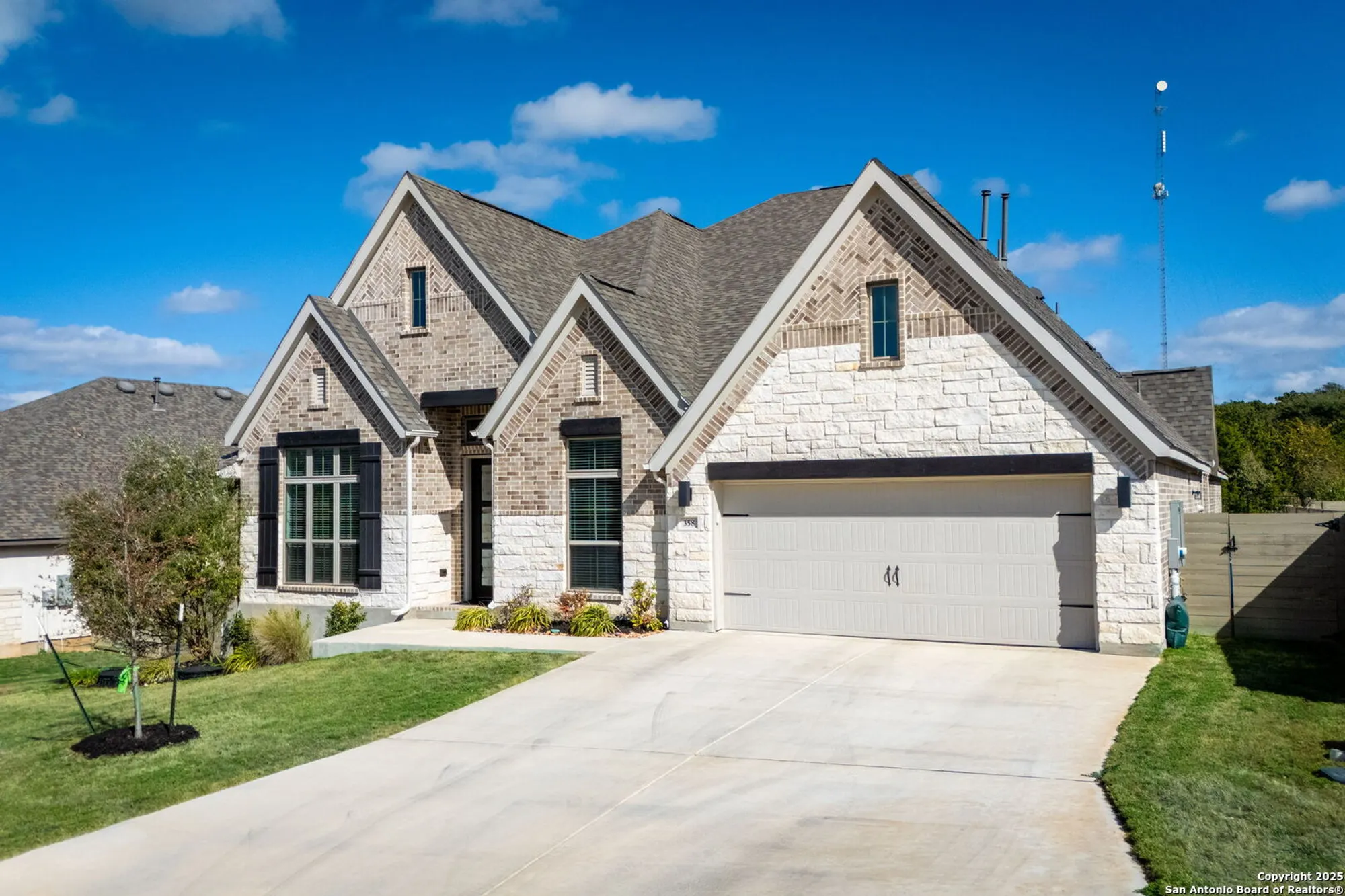 Property Slideshow image 1 of 34 | 358 bridle trl, New Braunfels, TX, 78132