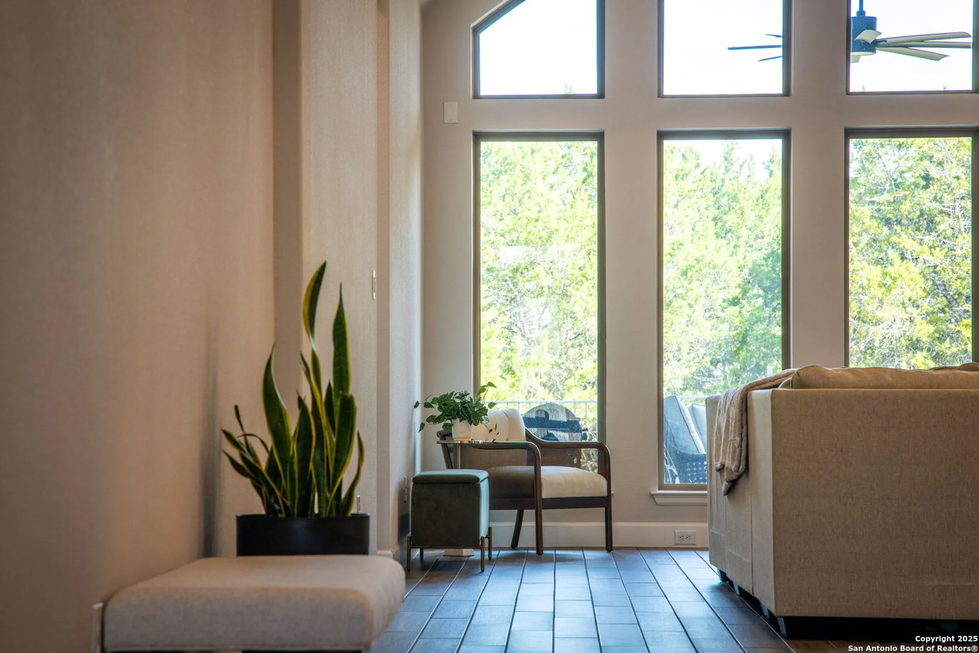 Property Slideshow image 2 of 34 | 358 bridle trl, New Braunfels, TX, 78132