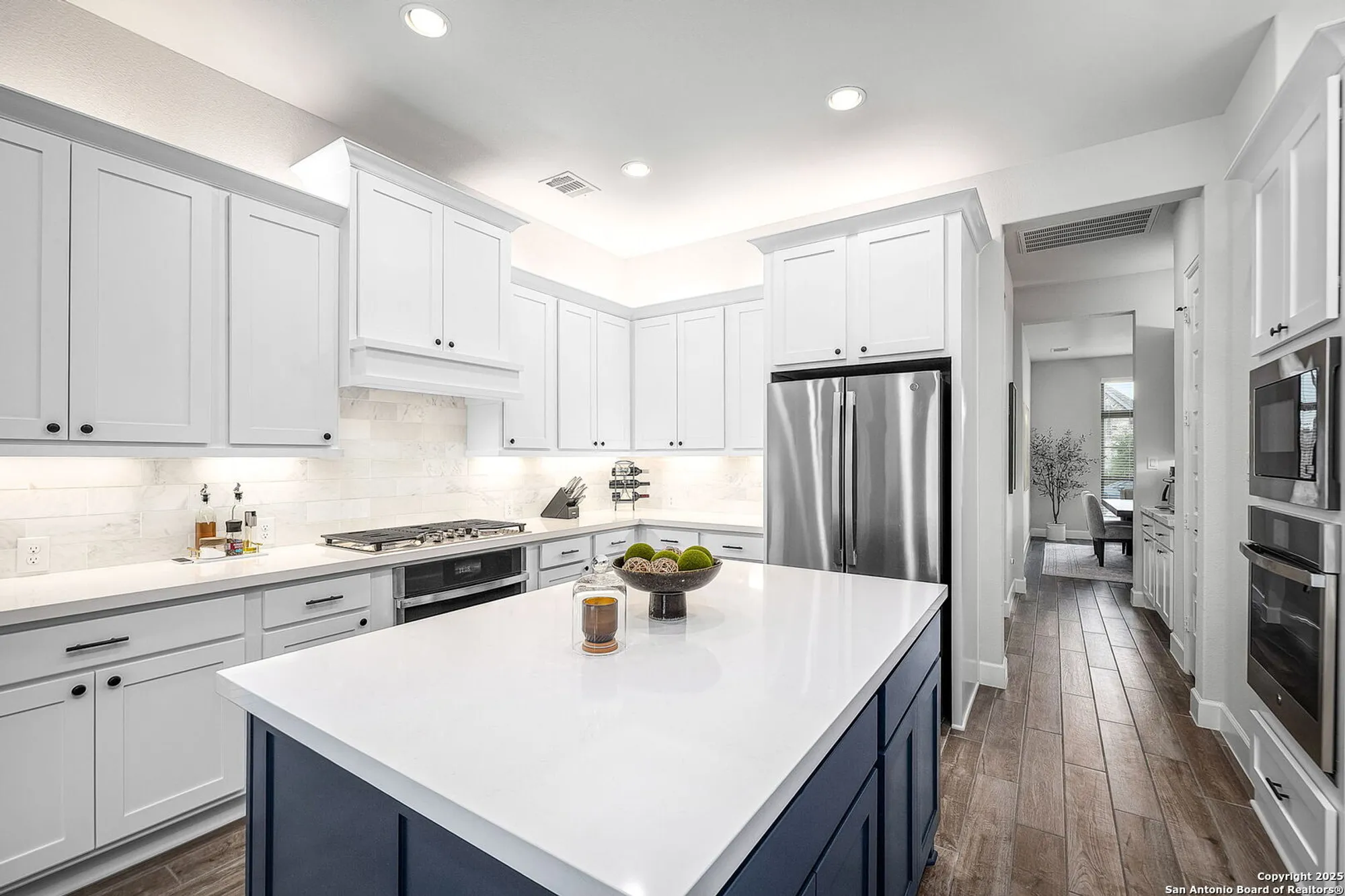 Property Slideshow image 11 of 34 | 358 bridle trl, New Braunfels, TX, 78132