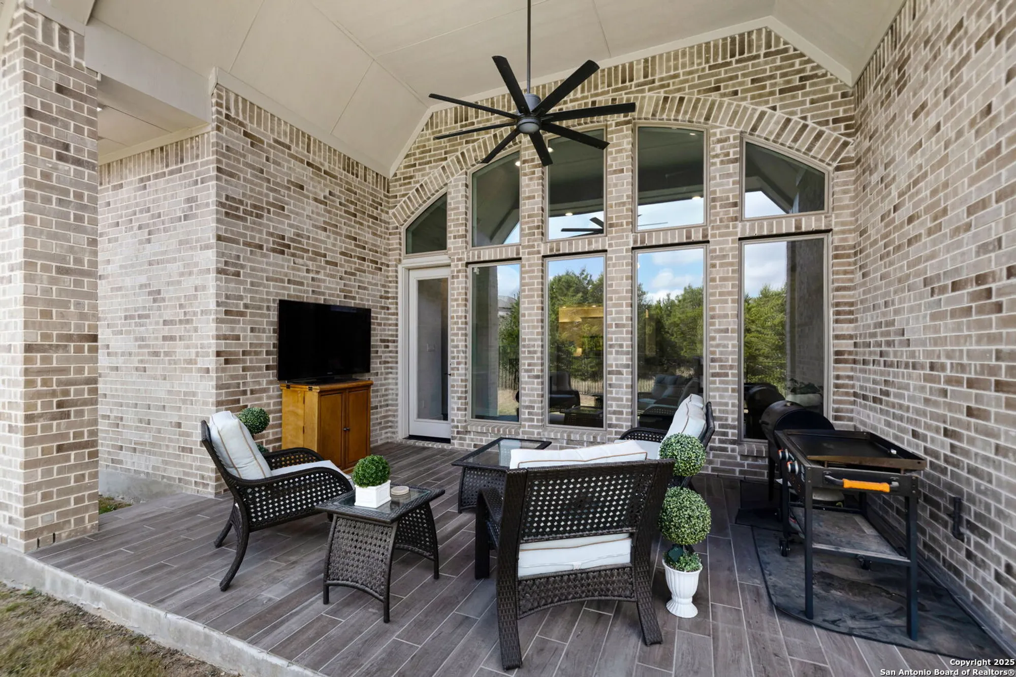 Property Slideshow image 26 of 34 | 358 bridle trl, New Braunfels, TX, 78132