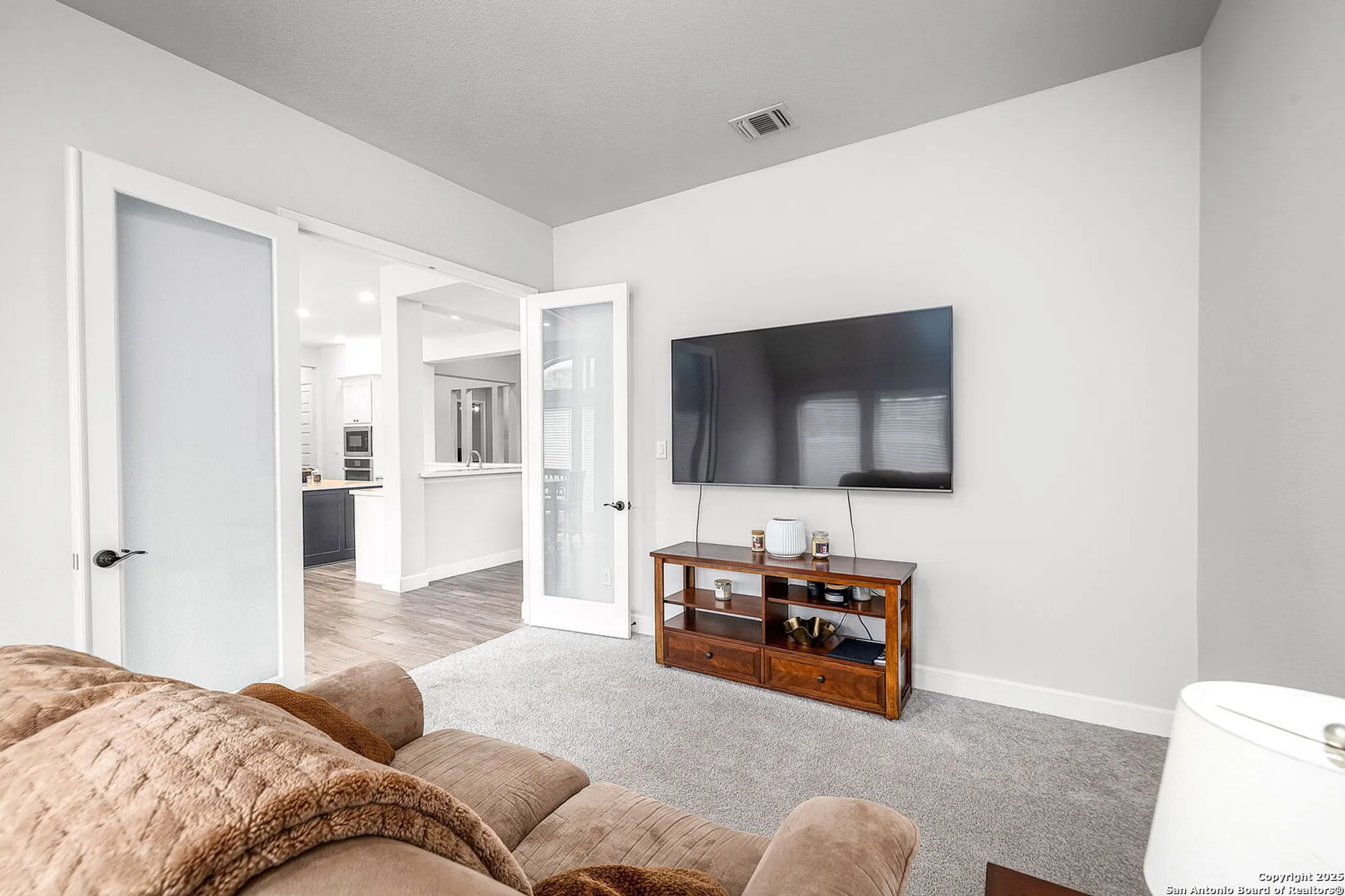 Property Slideshow image 14 of 34 | 358 bridle trl, New Braunfels, TX, 78132