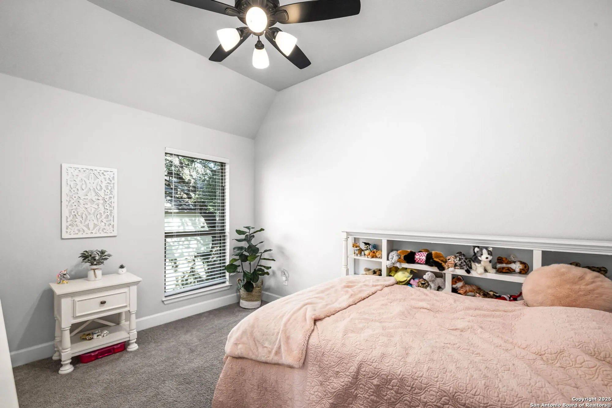 Property Slideshow image 23 of 34 | 358 bridle trl, New Braunfels, TX, 78132