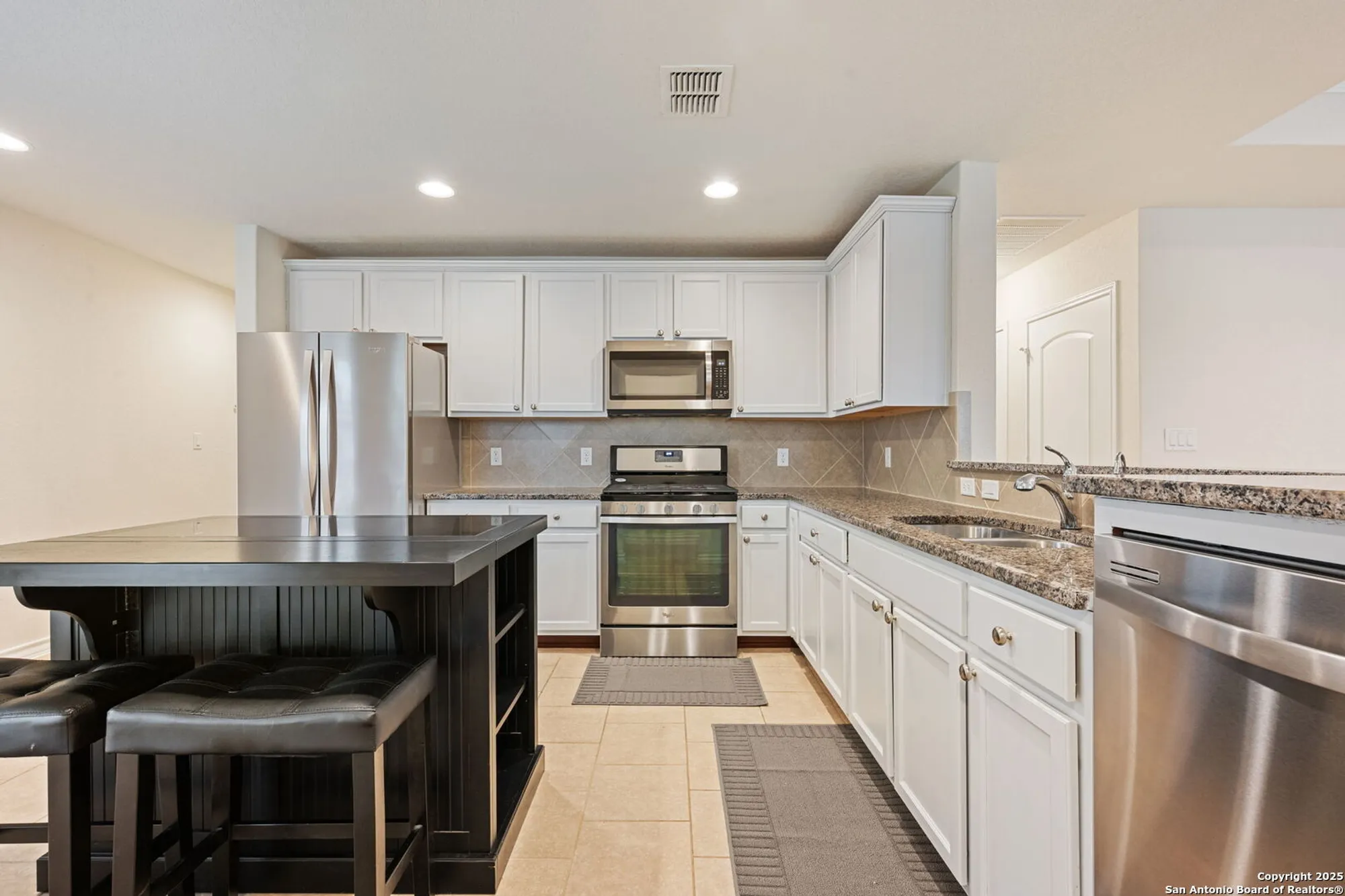 Property Slideshow image 6 of 26 | 13019 cache crk, San Antonio, TX, 78253