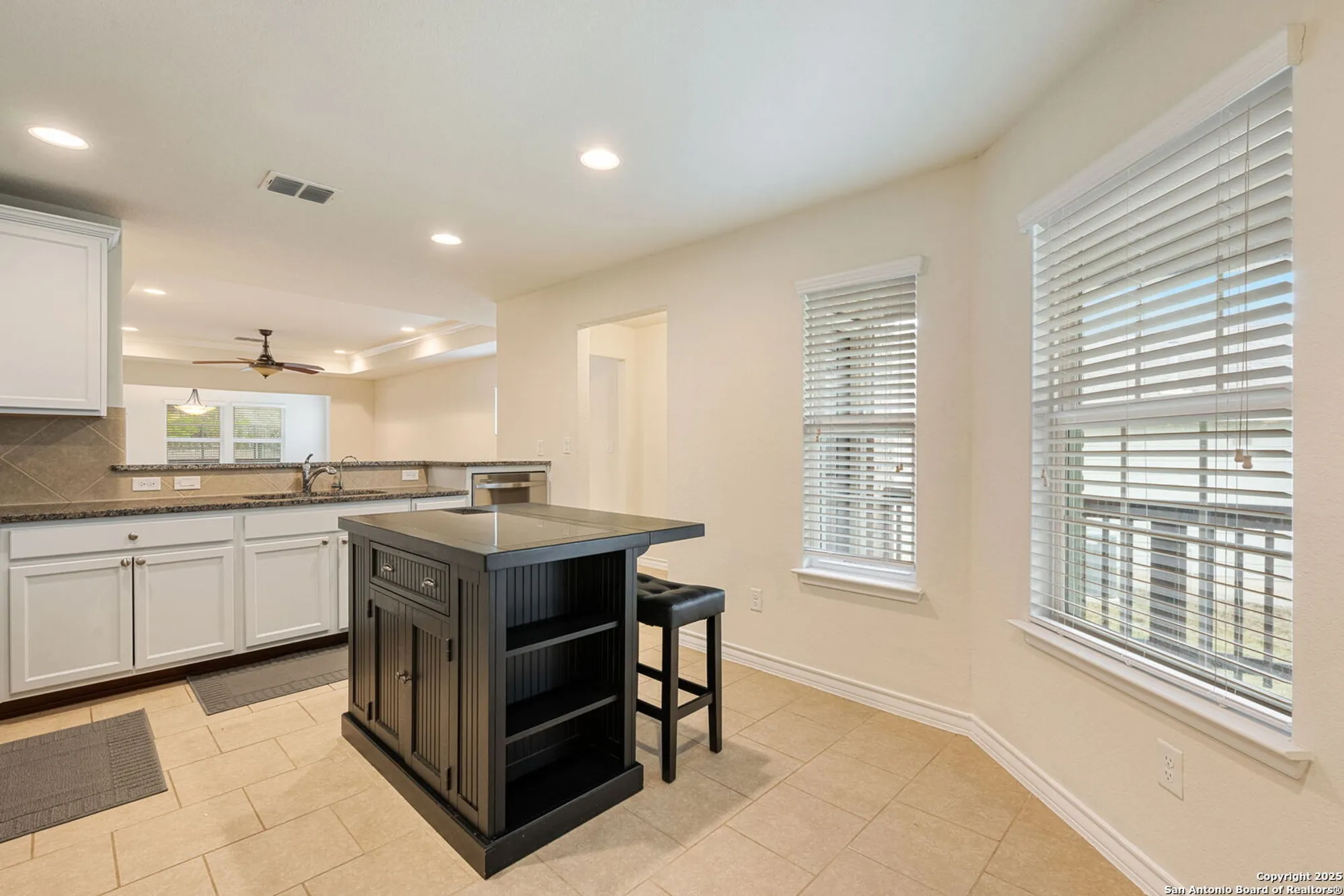 Property Slideshow image 8 of 26 | 13019 cache crk, San Antonio, TX, 78253