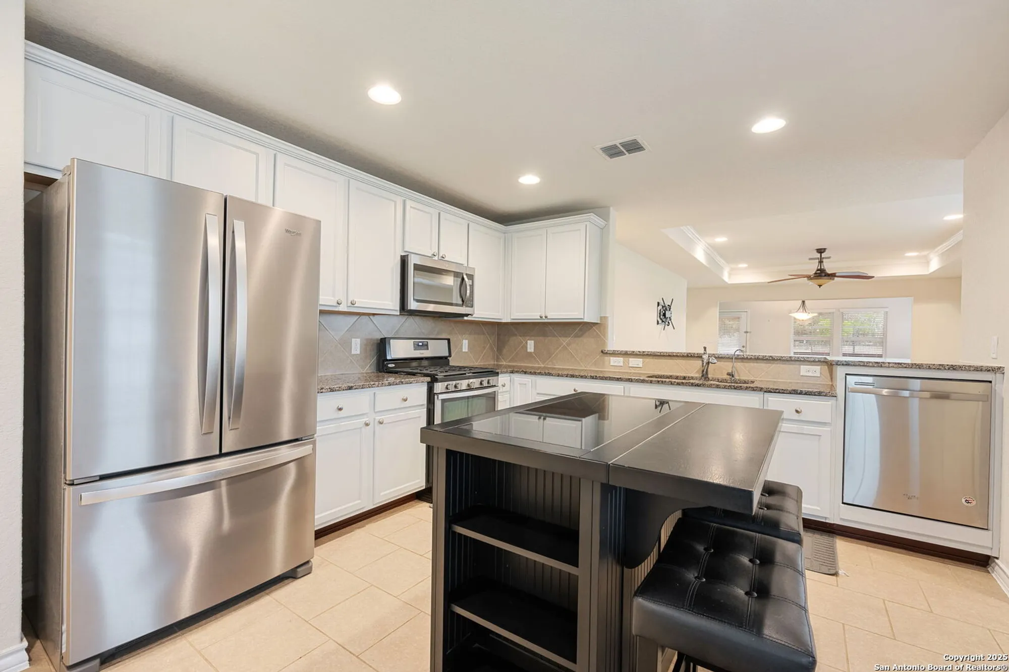 Property Slideshow image 9 of 26 | 13019 cache crk, San Antonio, TX, 78253