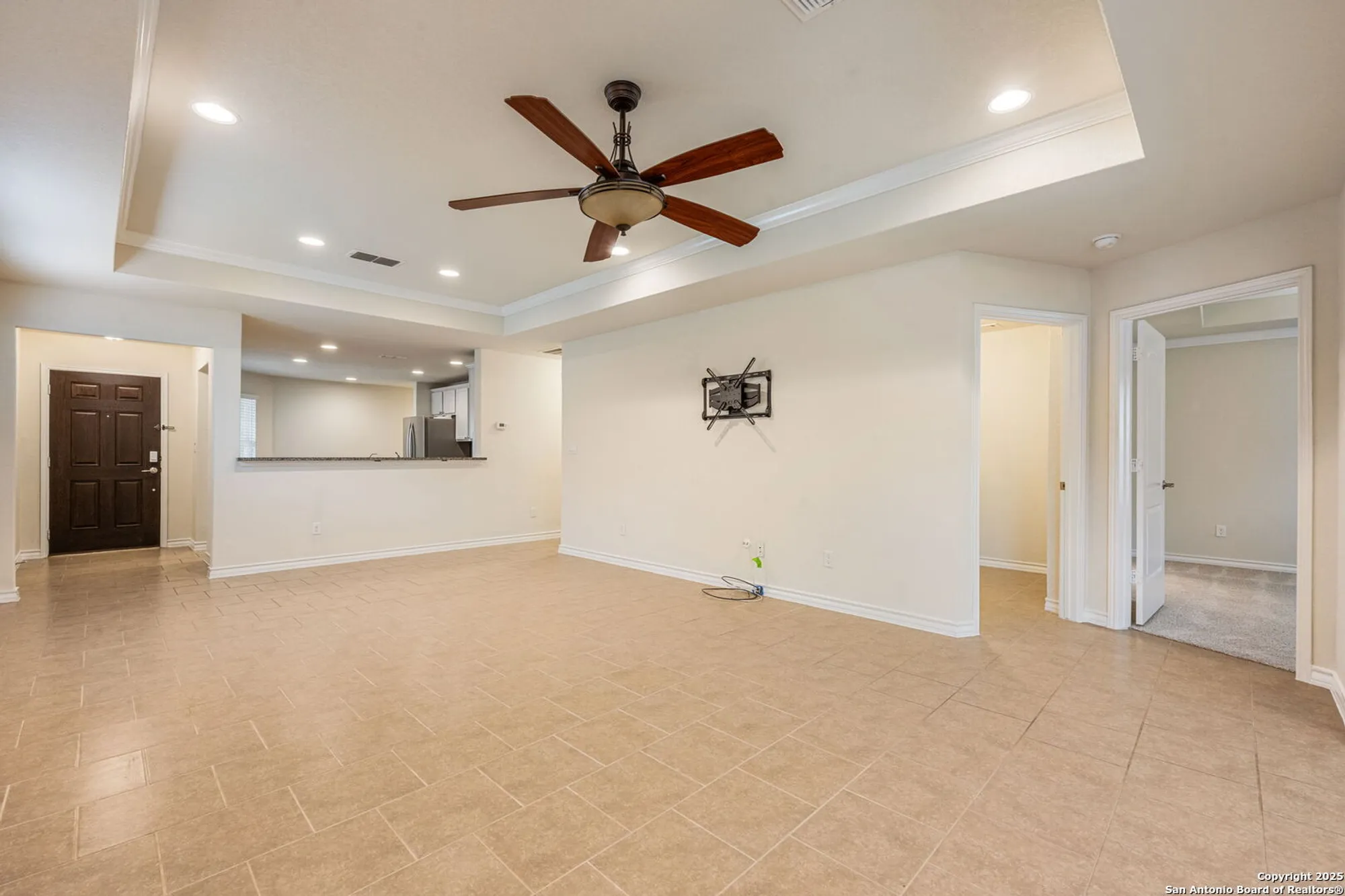 Property Slideshow image 12 of 26 | 13019 cache crk, San Antonio, TX, 78253