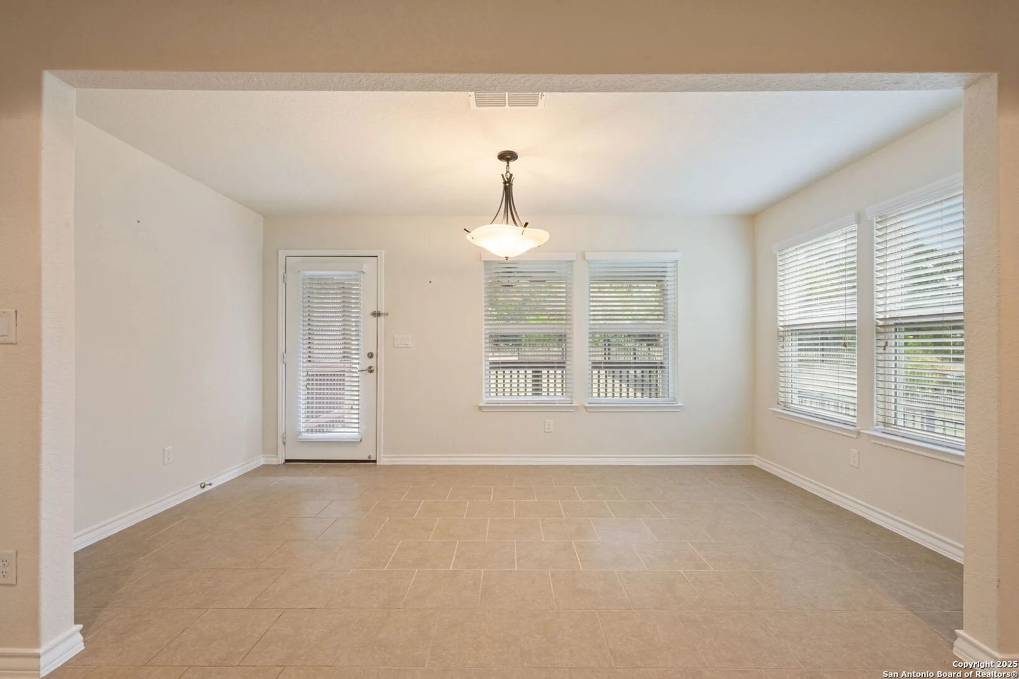 Property Slideshow image 13 of 26 | 13019 cache crk, San Antonio, TX, 78253