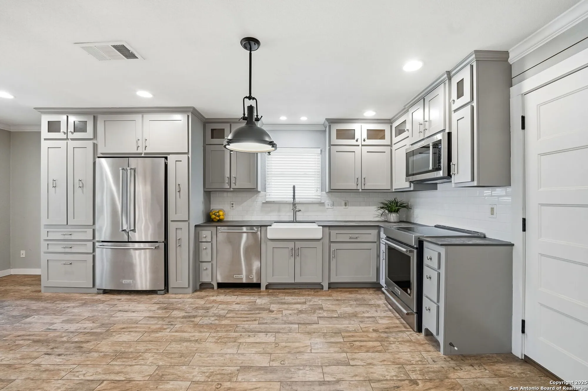 Property Slideshow image 11 of 46 | 3624 fox run, Schertz, TX, 78108