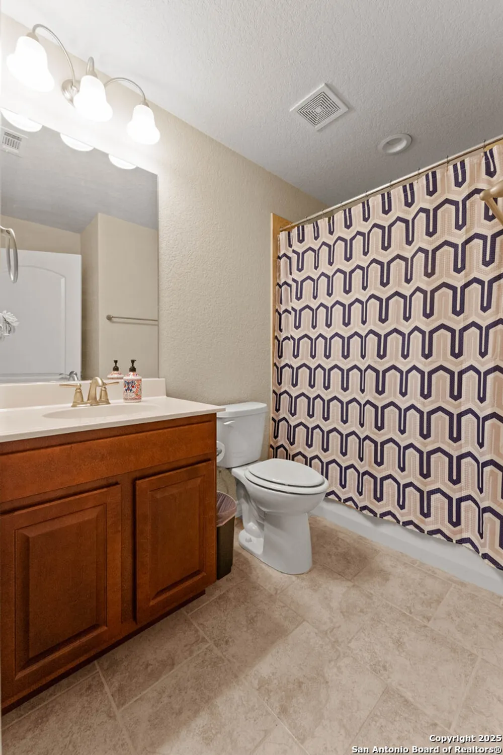 Property Slideshow image 18 of 28 | 13047 cache crk, San Antonio, TX, 78253