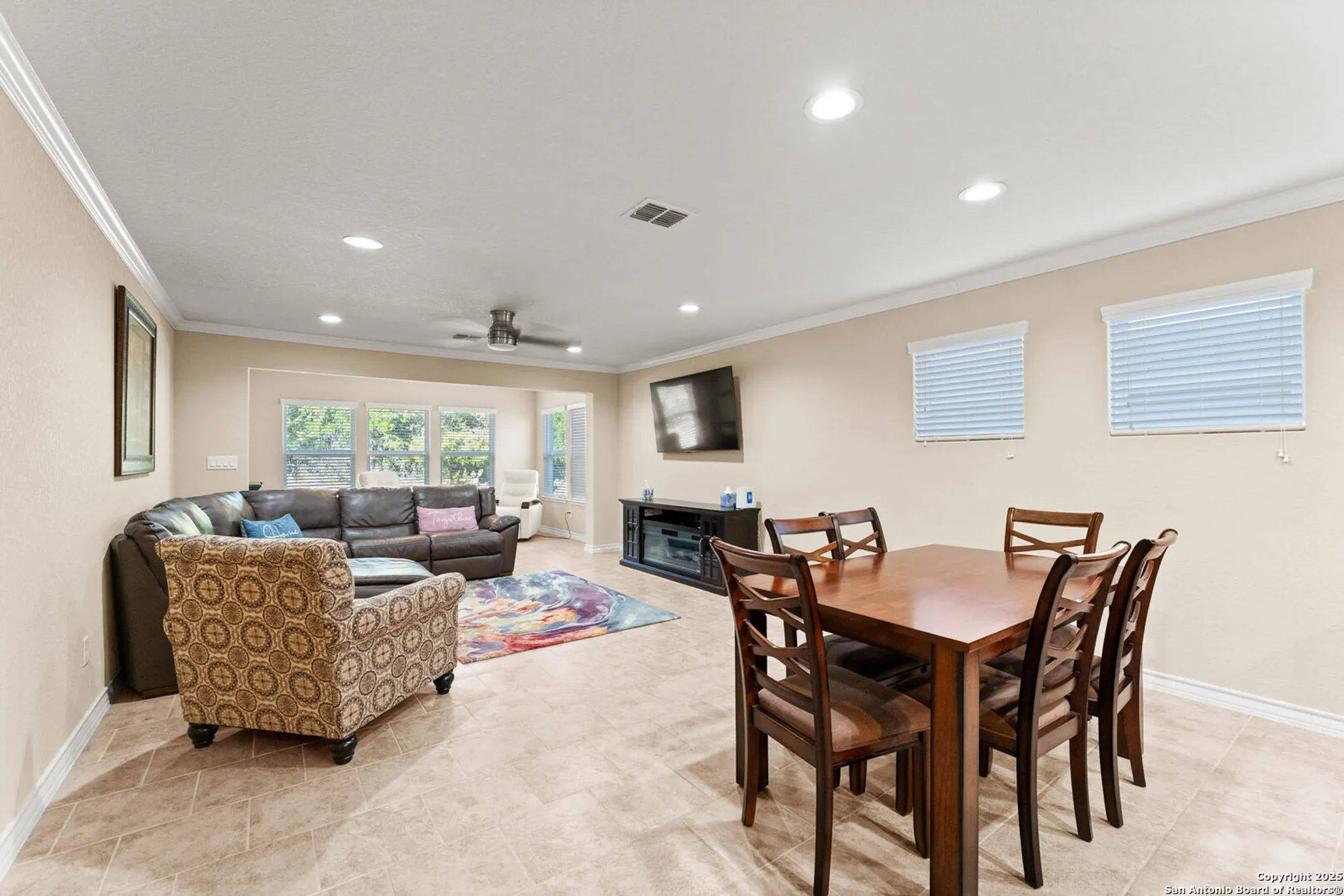 Property Slideshow image 4 of 28 | 13047 cache crk, San Antonio, TX, 78253