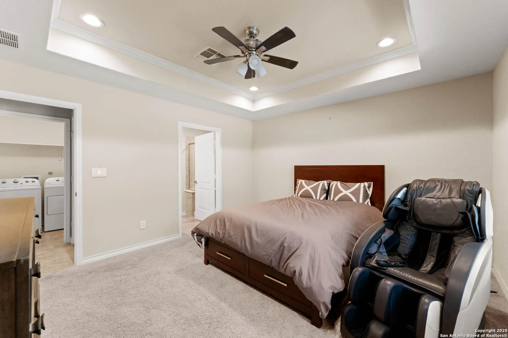 Property Slideshow image 13 of 28 | 13047 cache crk, San Antonio, TX, 78253