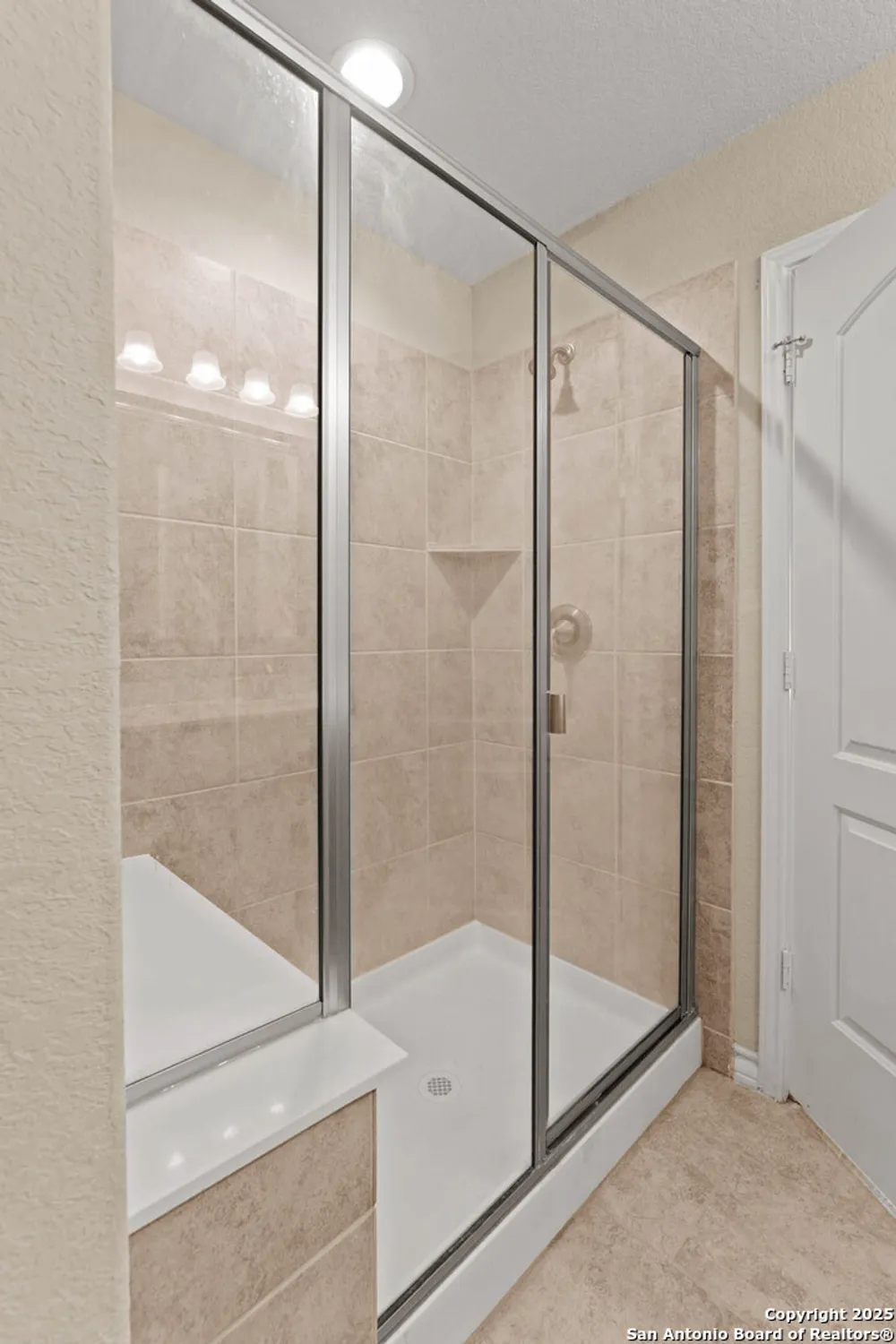 Property Slideshow image 16 of 28 | 13047 cache crk, San Antonio, TX, 78253