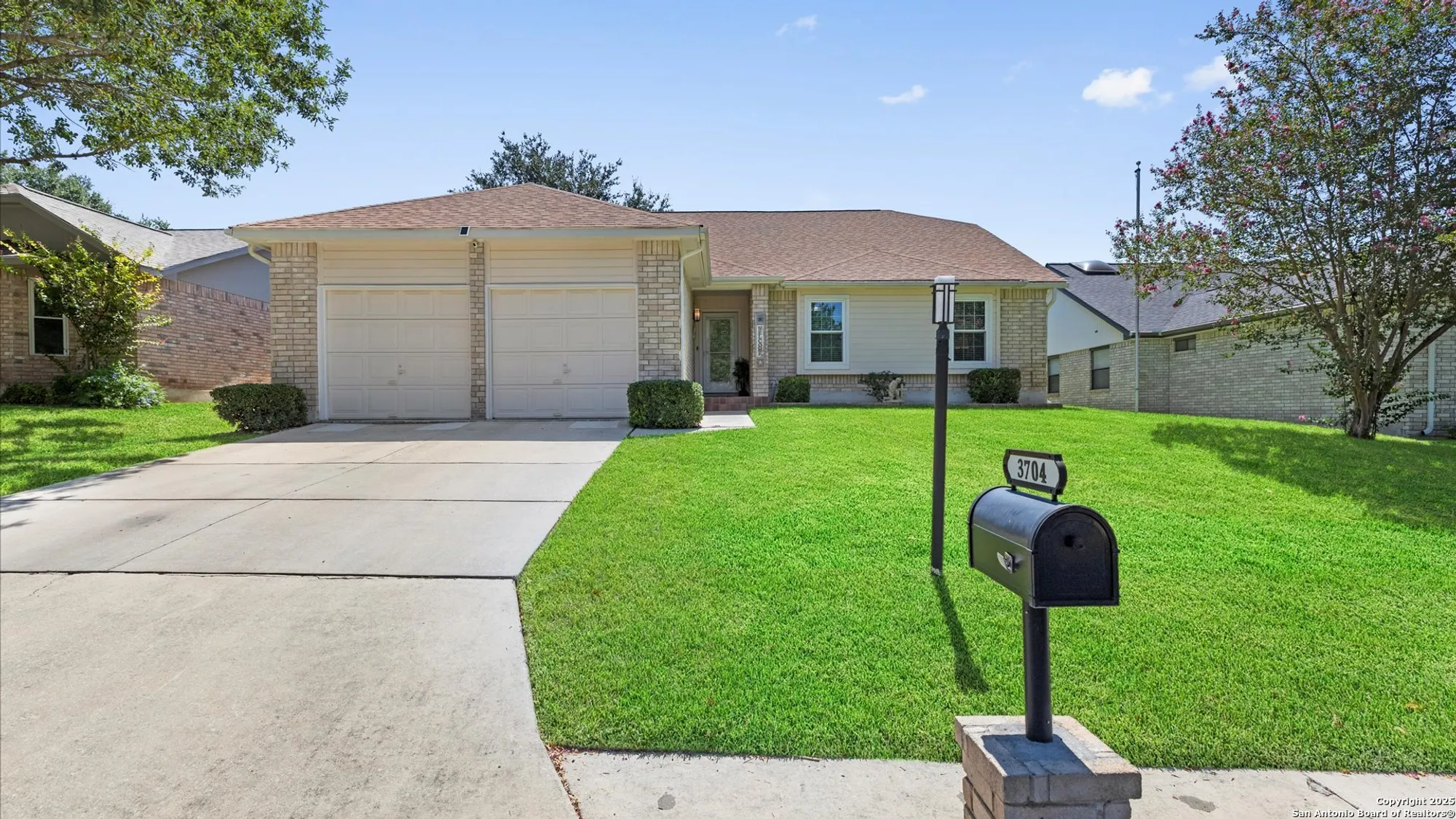 Property Slideshow image 1 of 54 | 3704 scenic dr, Schertz, TX, 78108