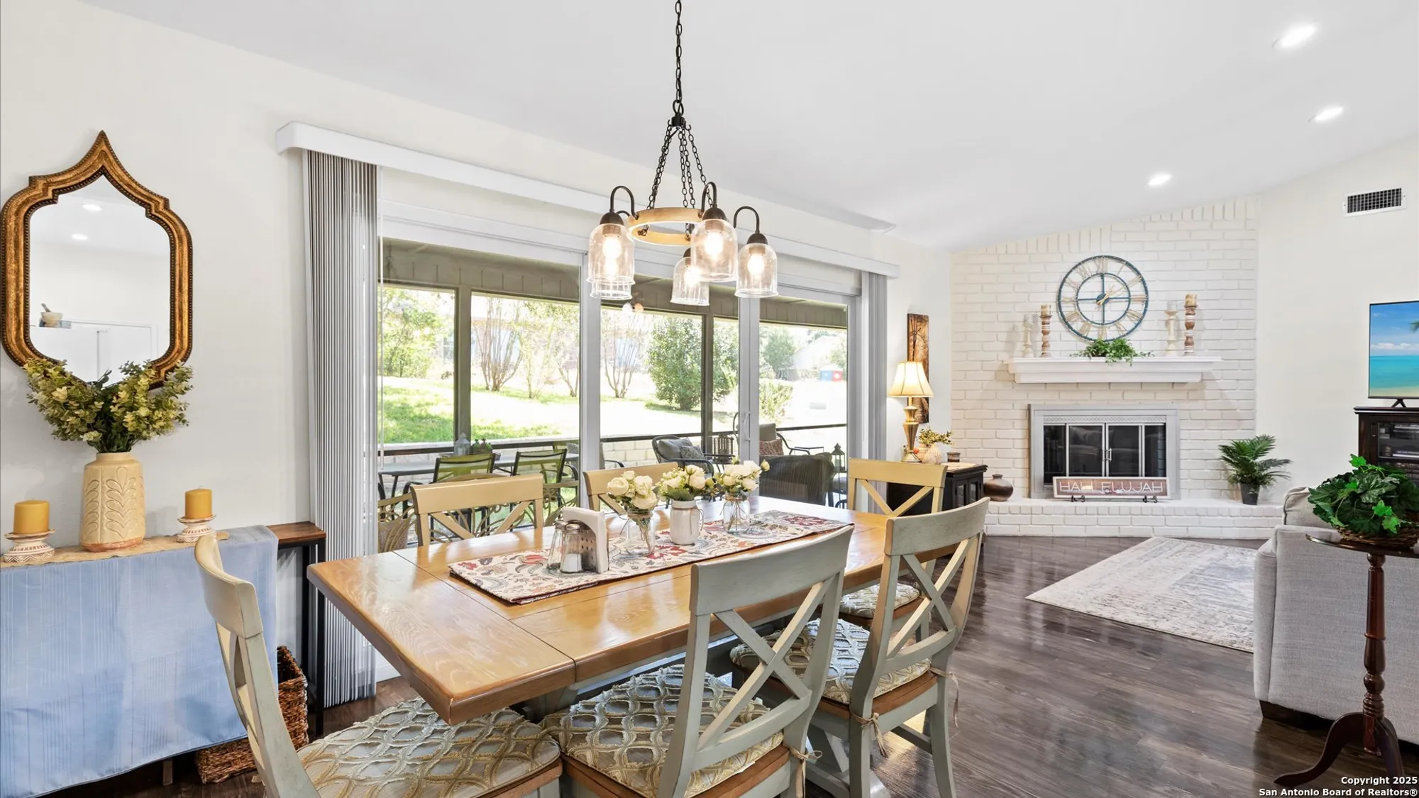 Property Slideshow image 9 of 54 | 3704 scenic dr, Schertz, TX, 78108