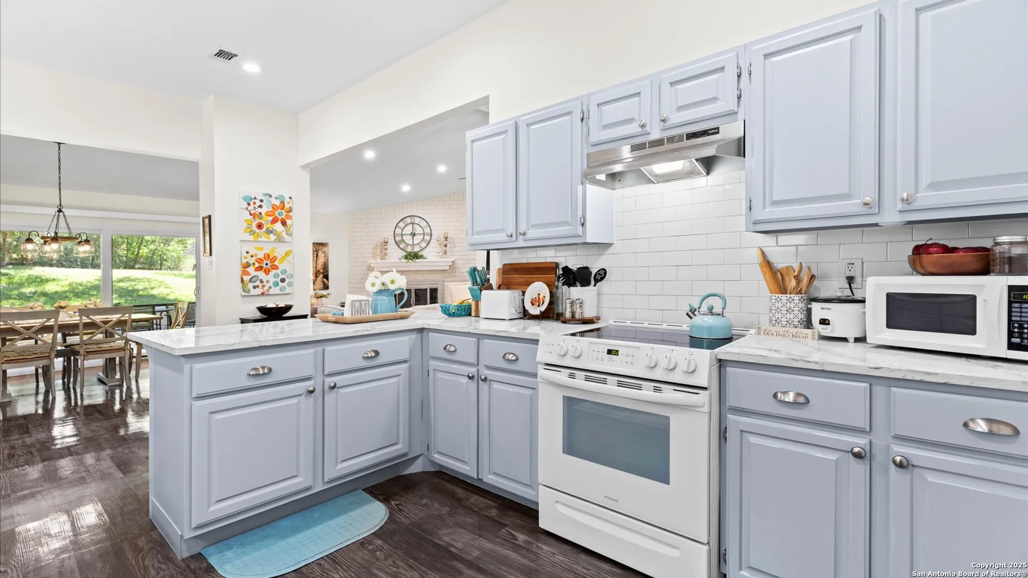 Property Slideshow image 11 of 54 | 3704 scenic dr, Schertz, TX, 78108