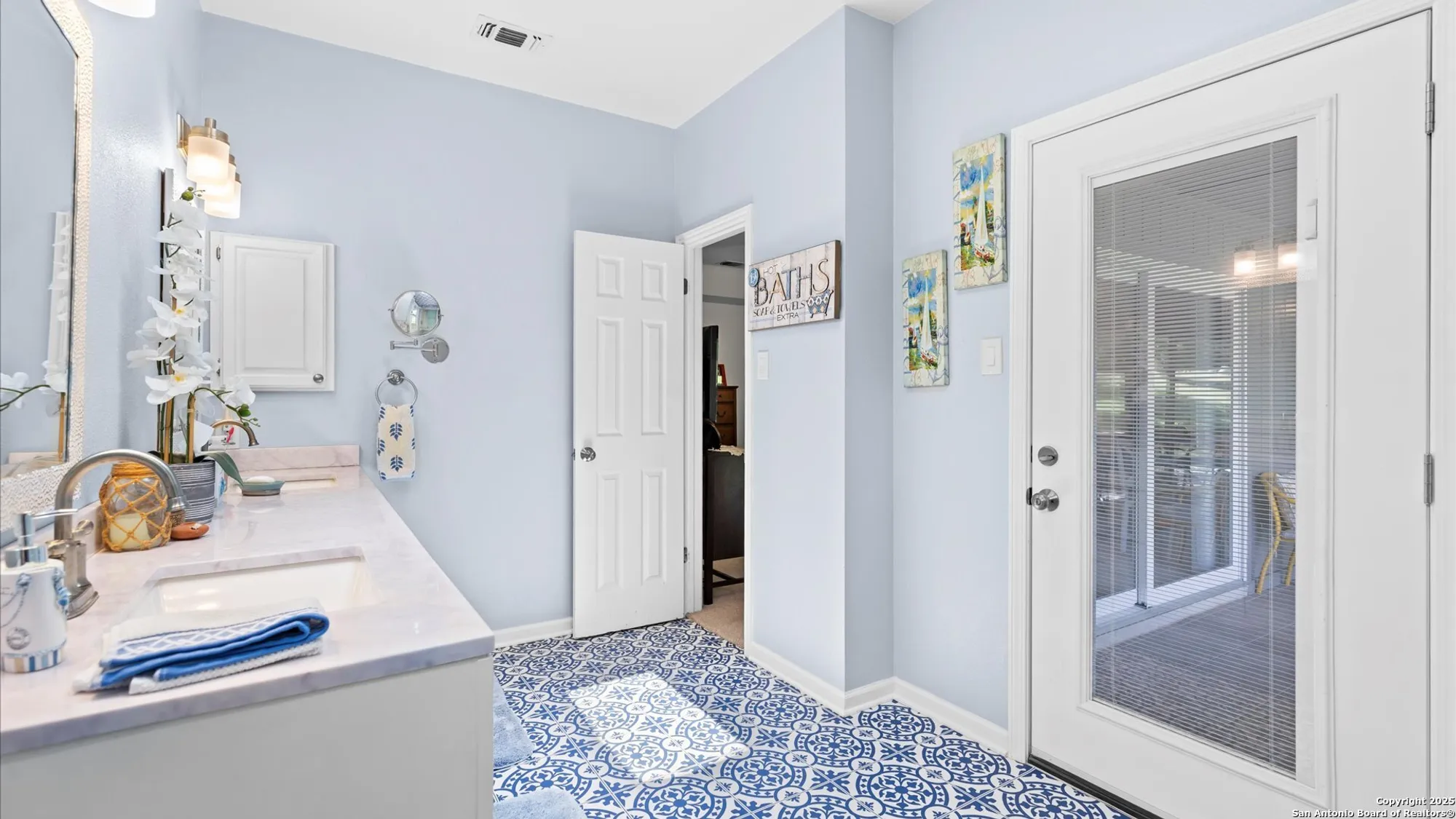 Property Slideshow image 18 of 54 | 3704 scenic dr, Schertz, TX, 78108