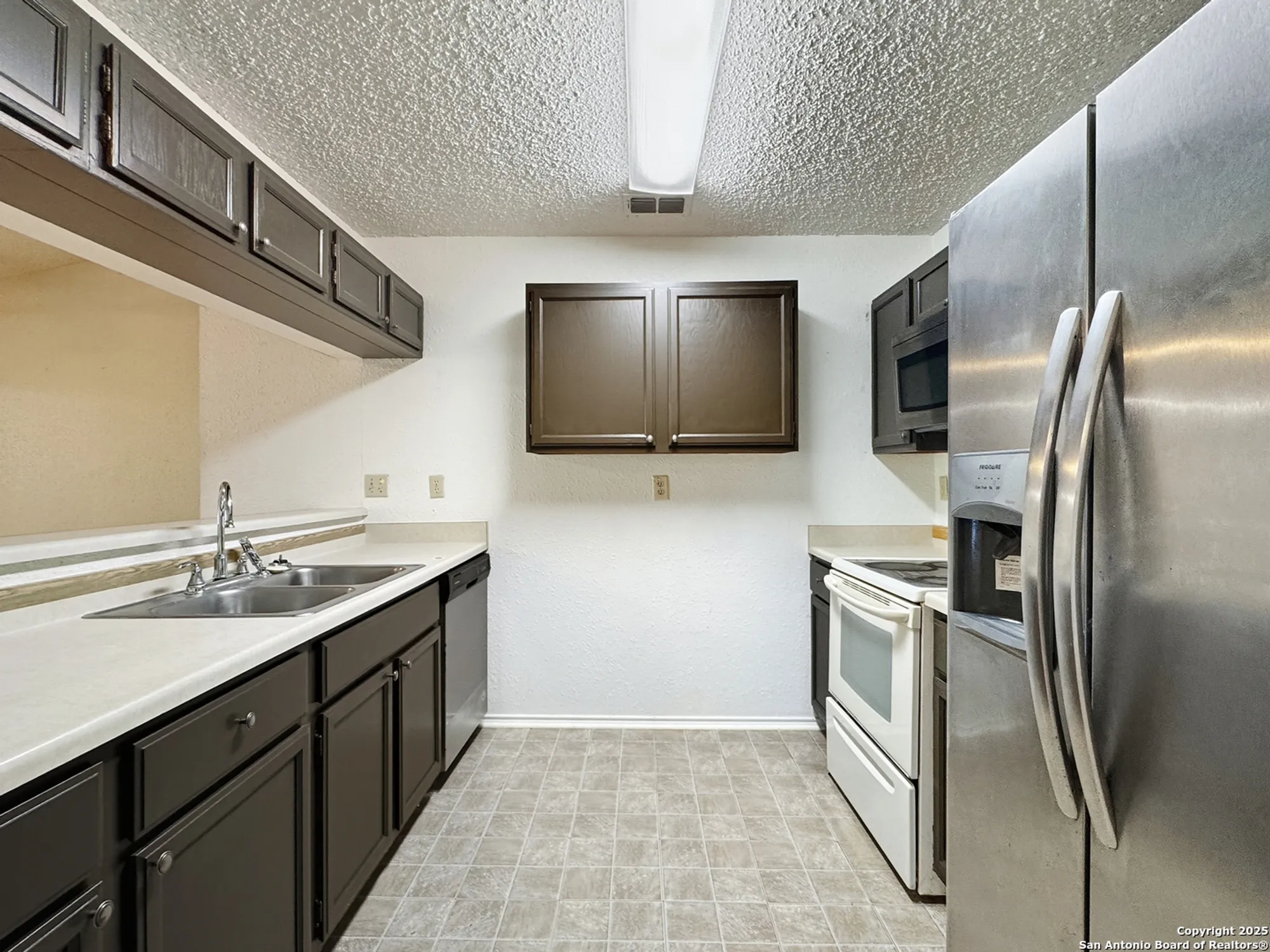 Property Slideshow image 20 of 35 | 3800 overlook dr, Schertz, TX, 78108