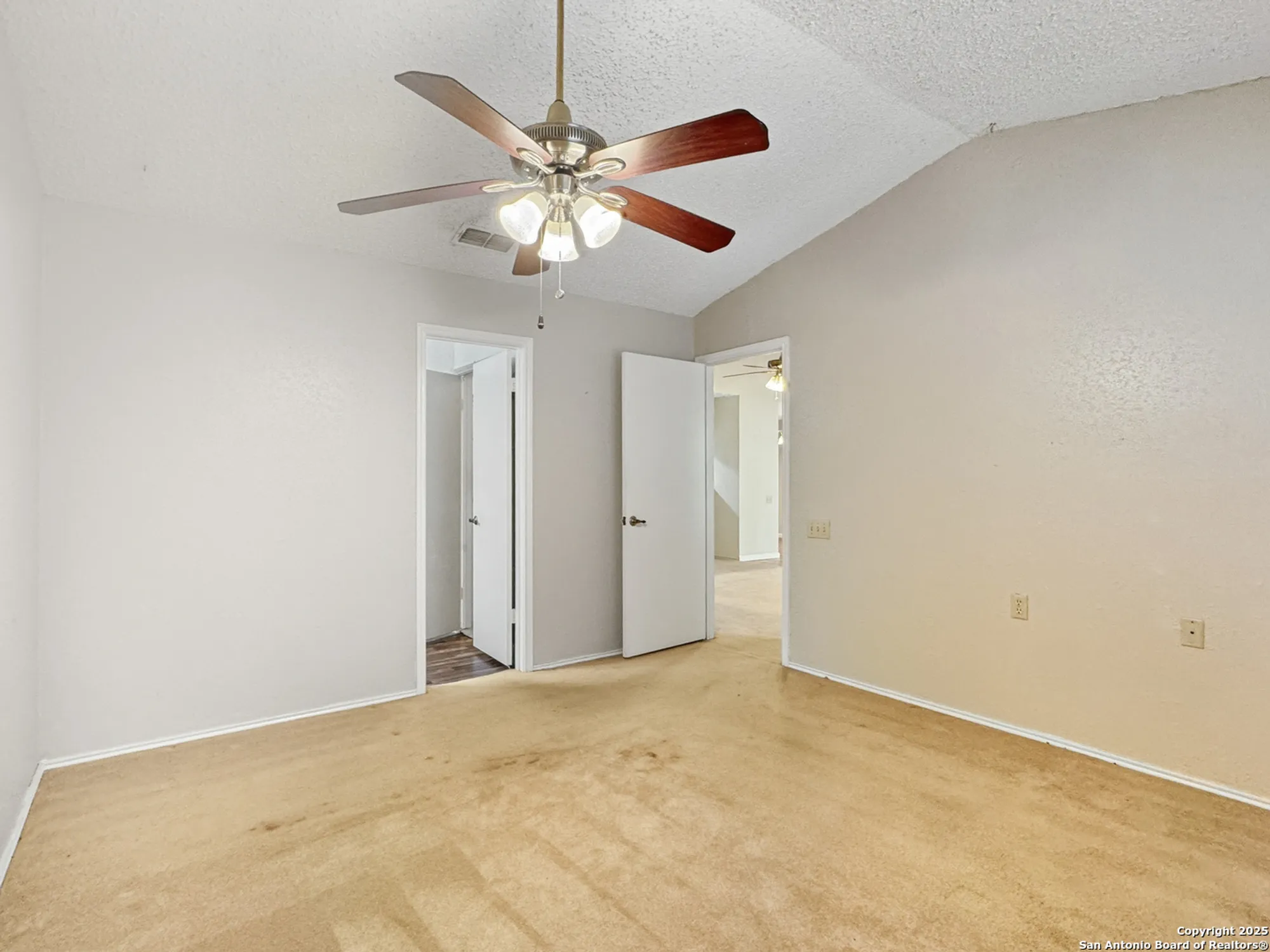 Property Slideshow image 27 of 35 | 3800 overlook dr, Schertz, TX, 78108