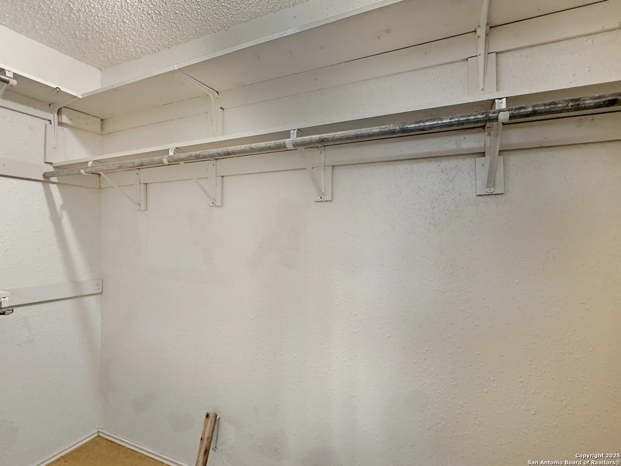 Property Slideshow image 28 of 35 | 3800 overlook dr, Schertz, TX, 78108