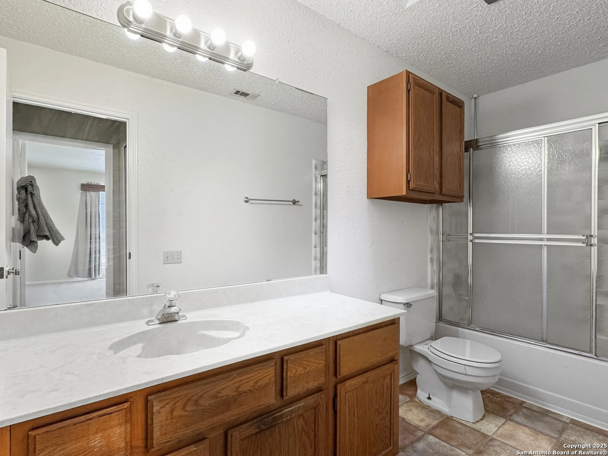 Property Slideshow image 29 of 35 | 3800 overlook dr, Schertz, TX, 78108