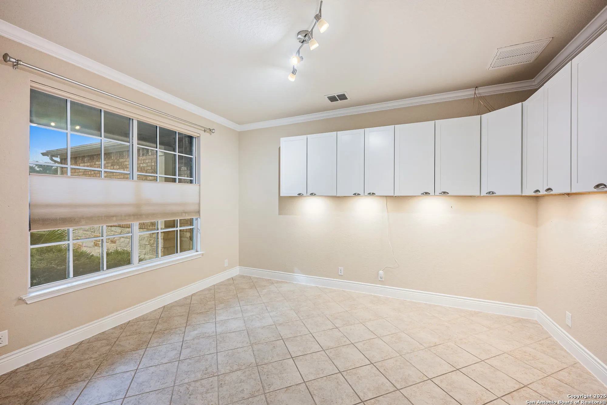 Property Slideshow image 21 of 49 | 4322 paddling pass, San Antonio, TX, 78253