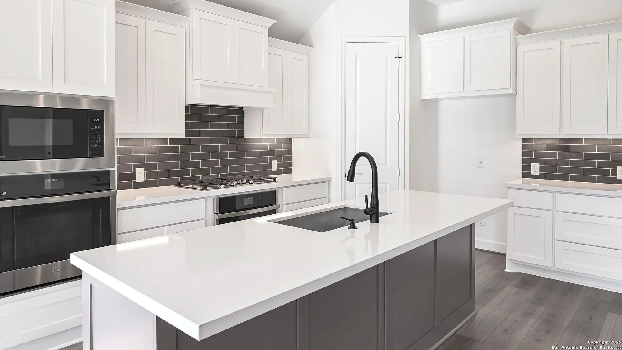 Property Slideshow image 2 of 23 | 2207 zachry dr, New Braunfels, TX, 78132