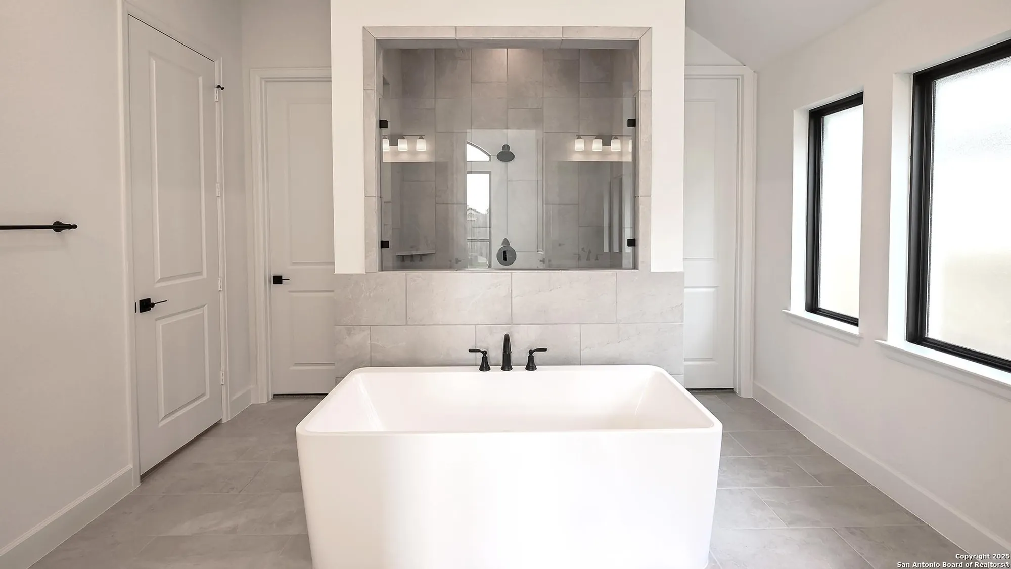 Property Slideshow image 5 of 23 | 2207 zachry dr, New Braunfels, TX, 78132