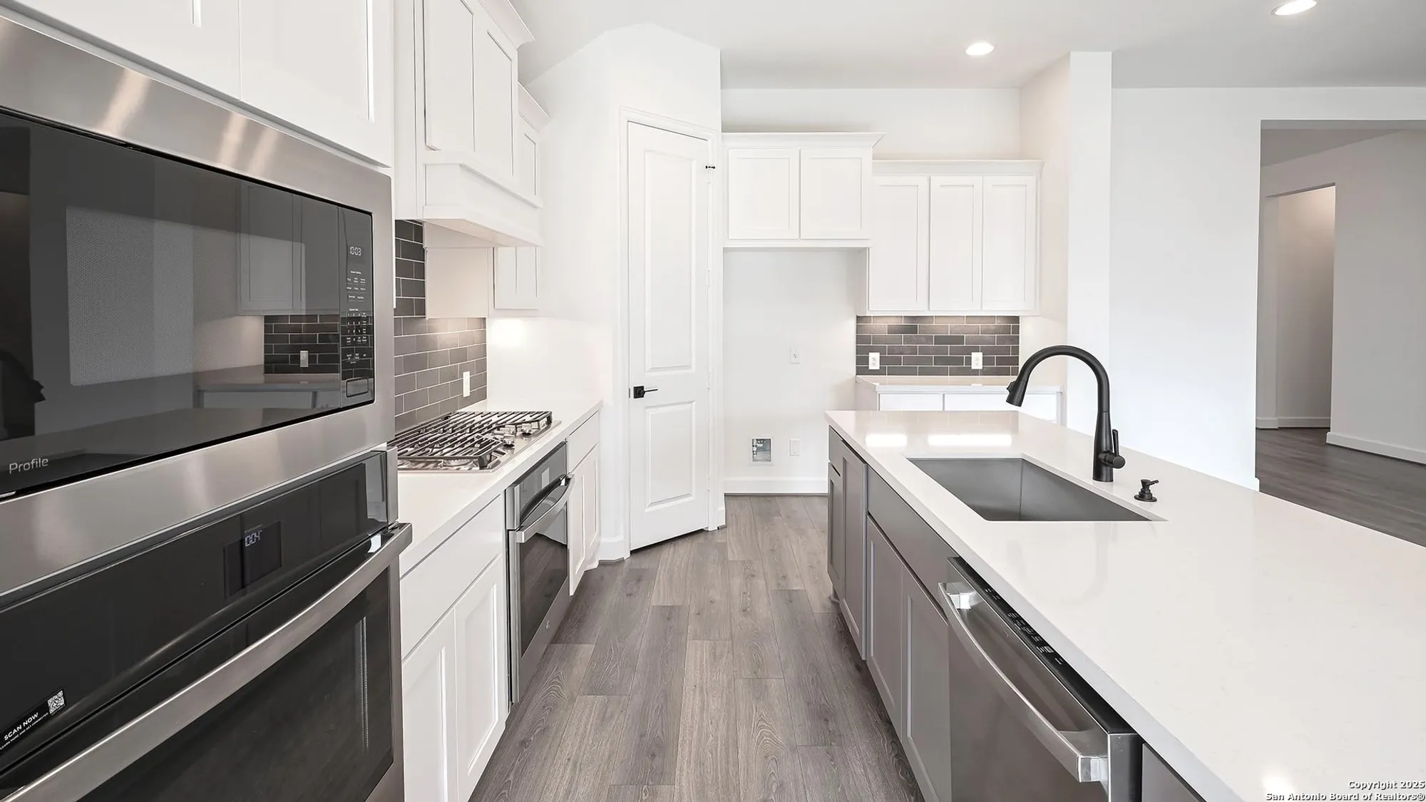 Property Slideshow image 11 of 23 | 2207 zachry dr, New Braunfels, TX, 78132