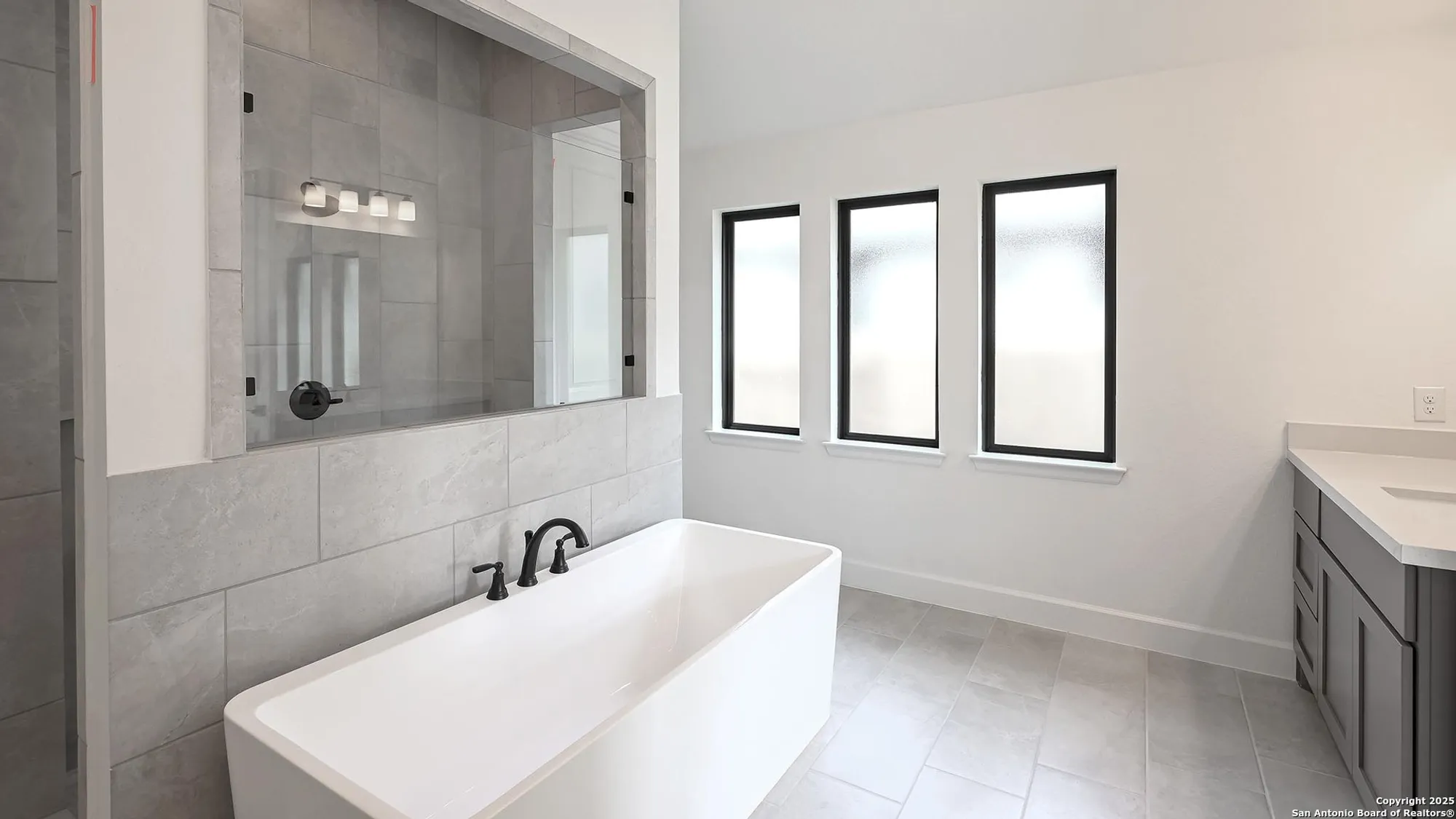 Property Slideshow image 15 of 23 | 2207 zachry dr, New Braunfels, TX, 78132