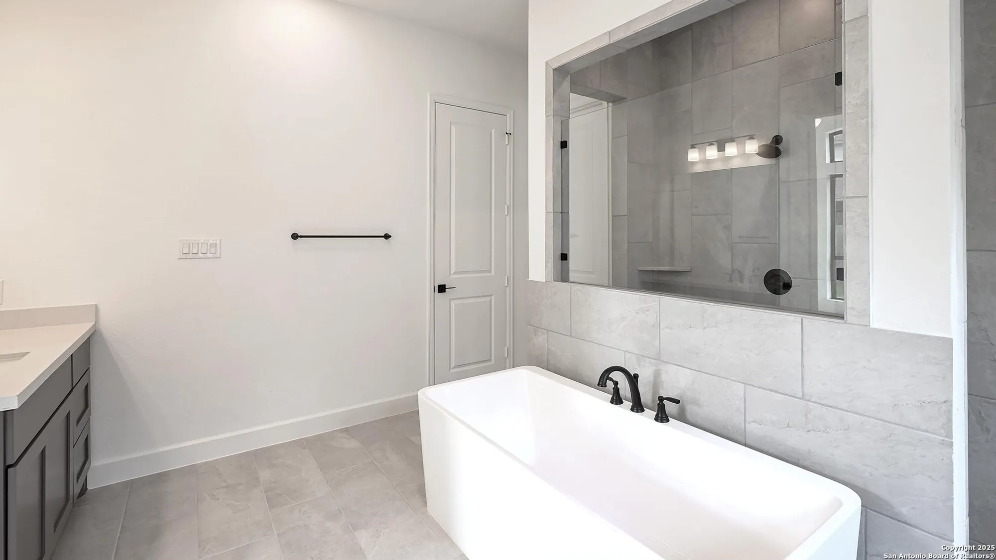 Property Slideshow image 16 of 23 | 2207 zachry dr, New Braunfels, TX, 78132